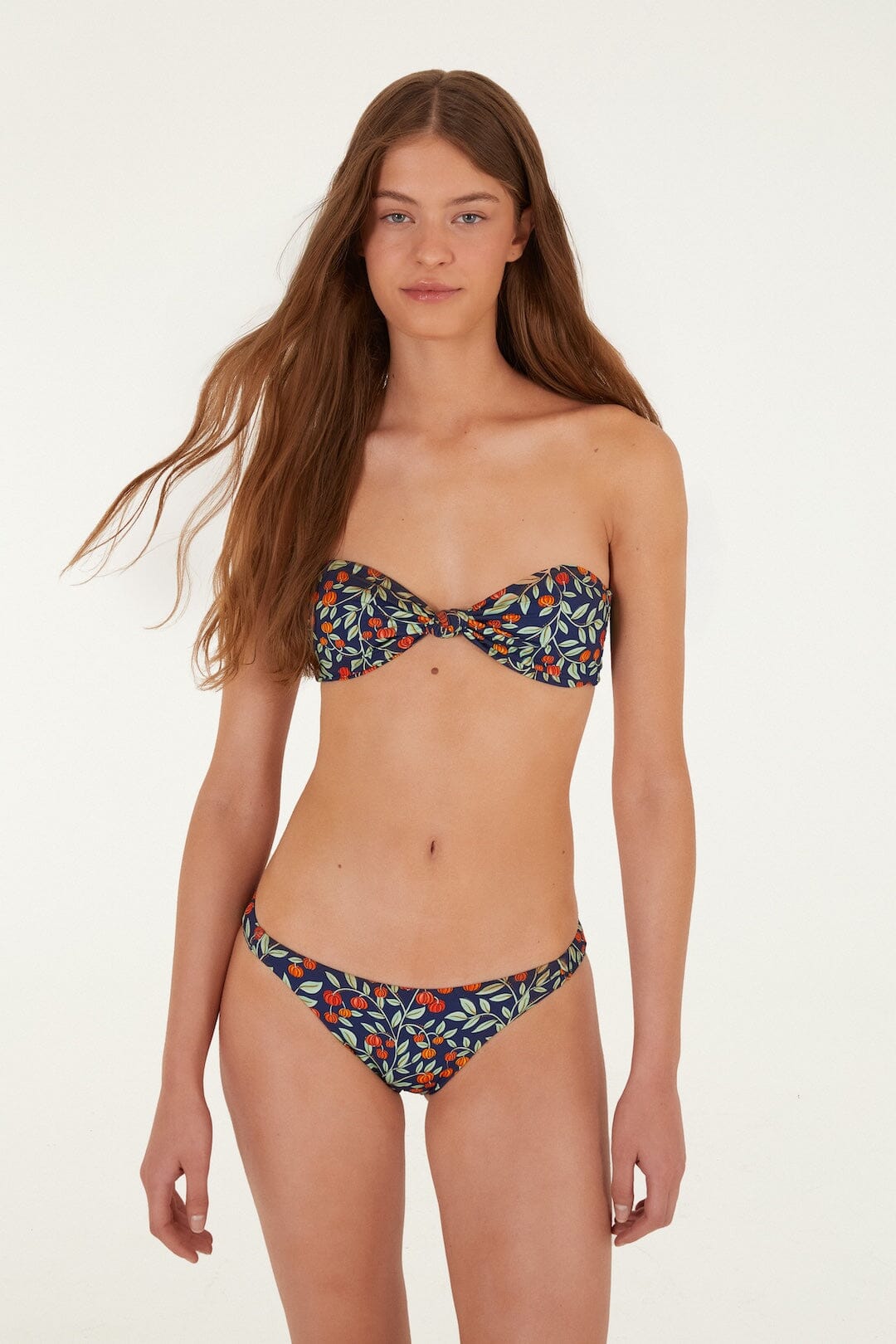 Dunkelblaues Bandeau-Bikini-Top mit Frucht-Schönheit