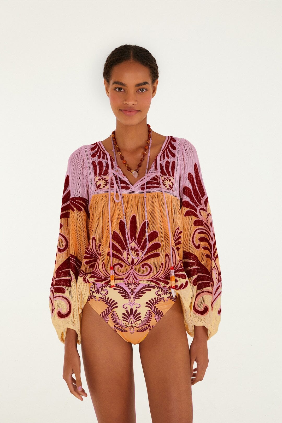 Bas de bikini shorty jaune clair à motifs arabesques