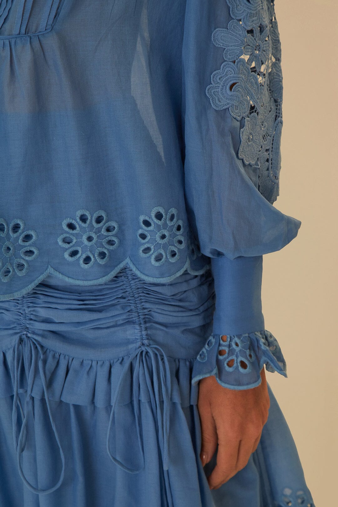 Blouse bleue à manches longues en coton biologique