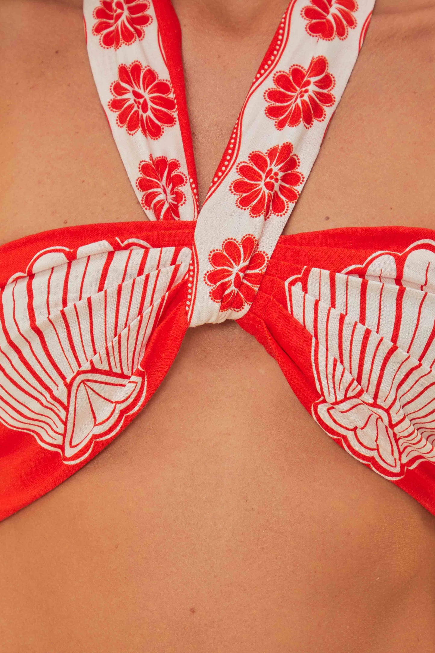 Haut court rouge Ainika Shell LENZING™ ECOVERO™ Euroflax™