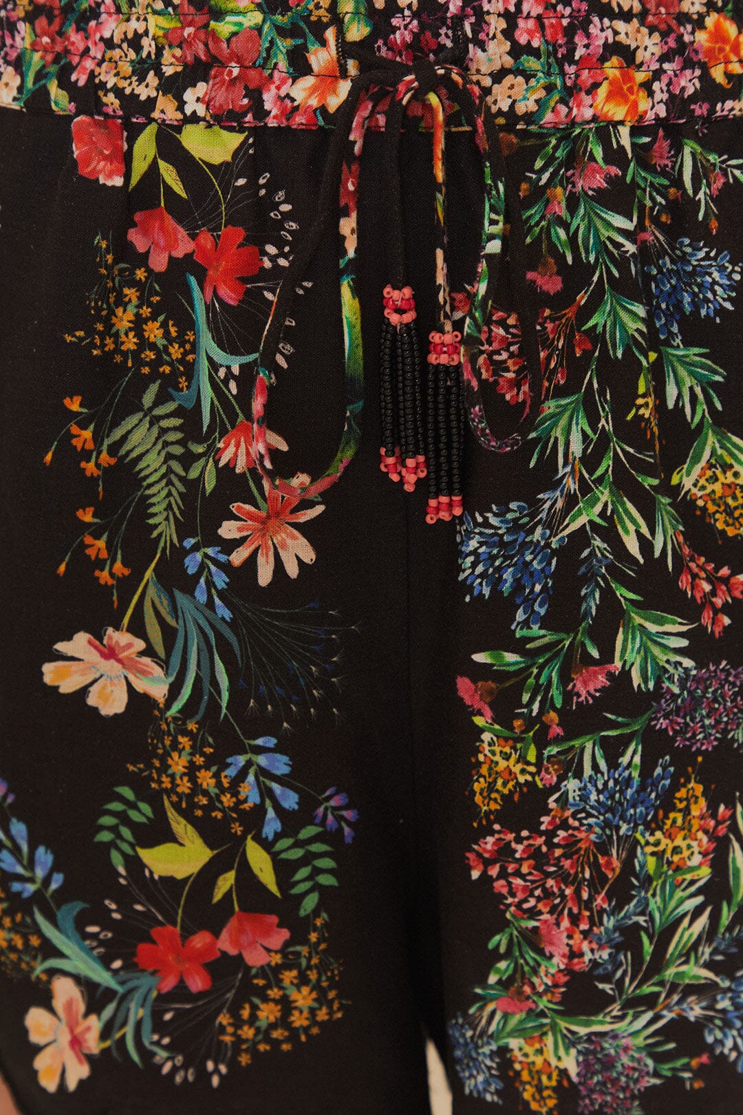 Short noir foulards forêt délicate