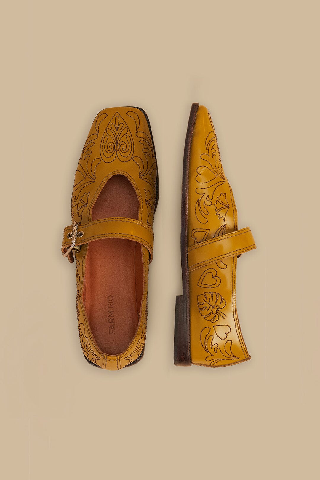 Ballerine brodée de mousse