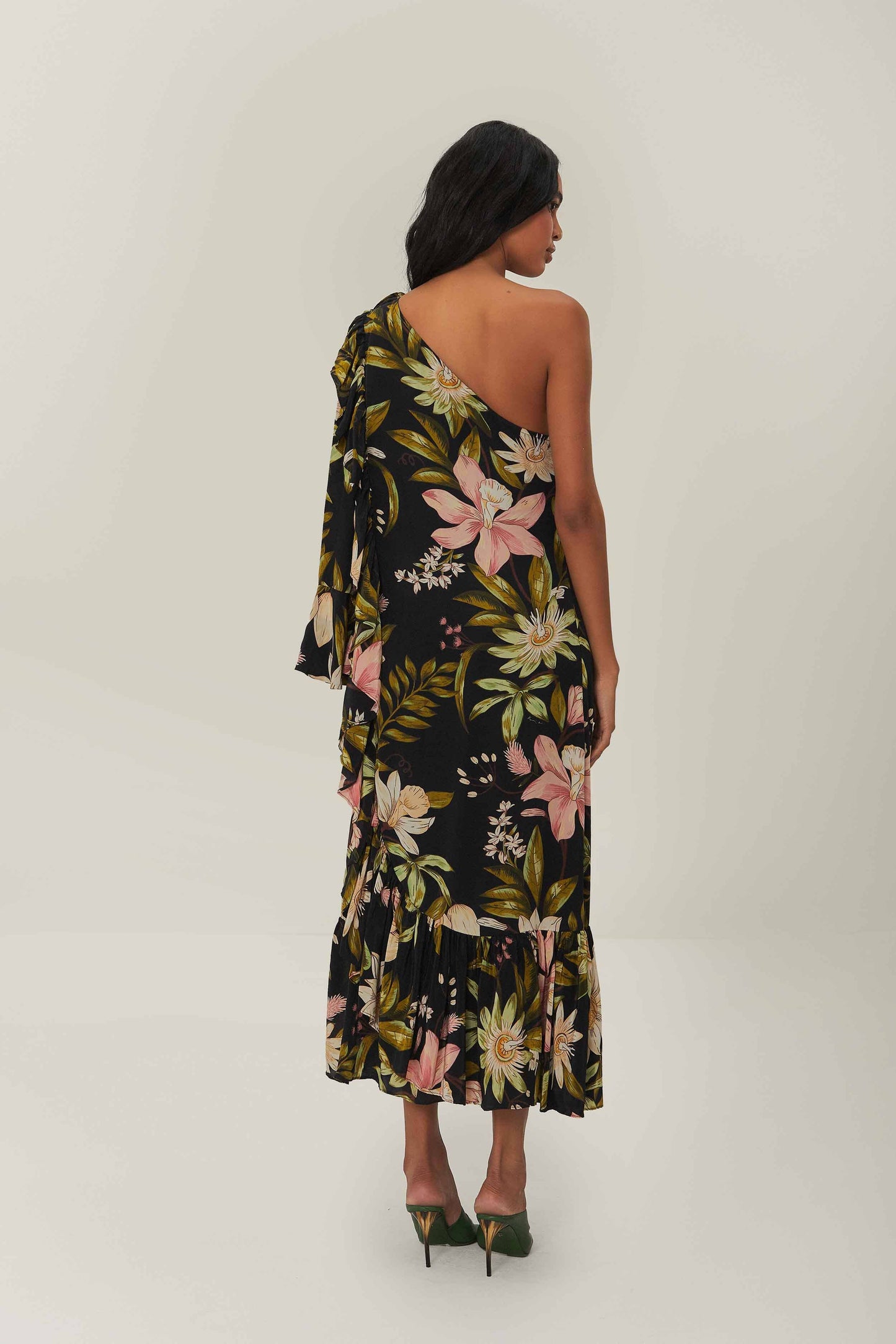 Robe longue asymétrique à fleurs surréalistes noires