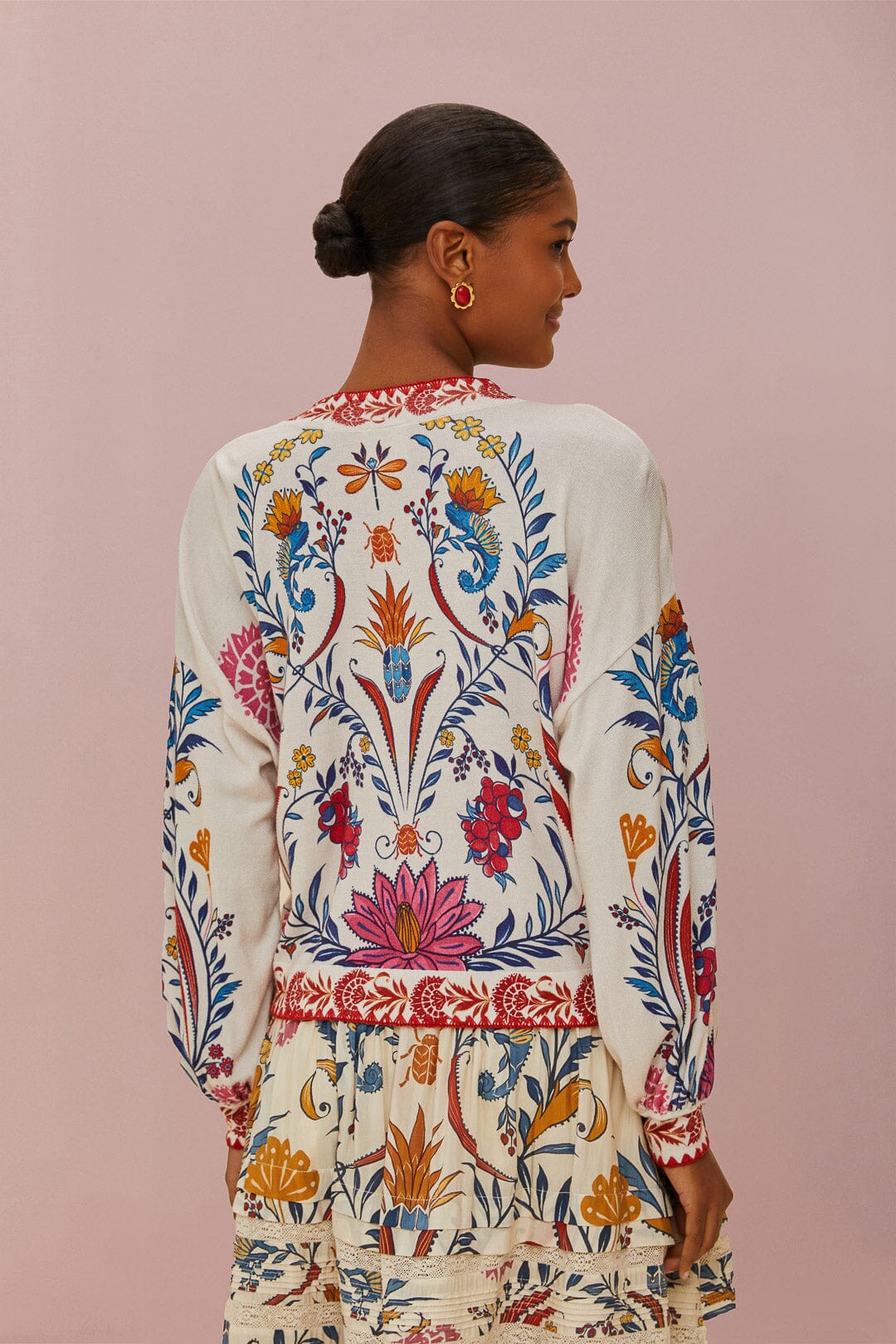 Cardigan en tricot léger et romantique crème