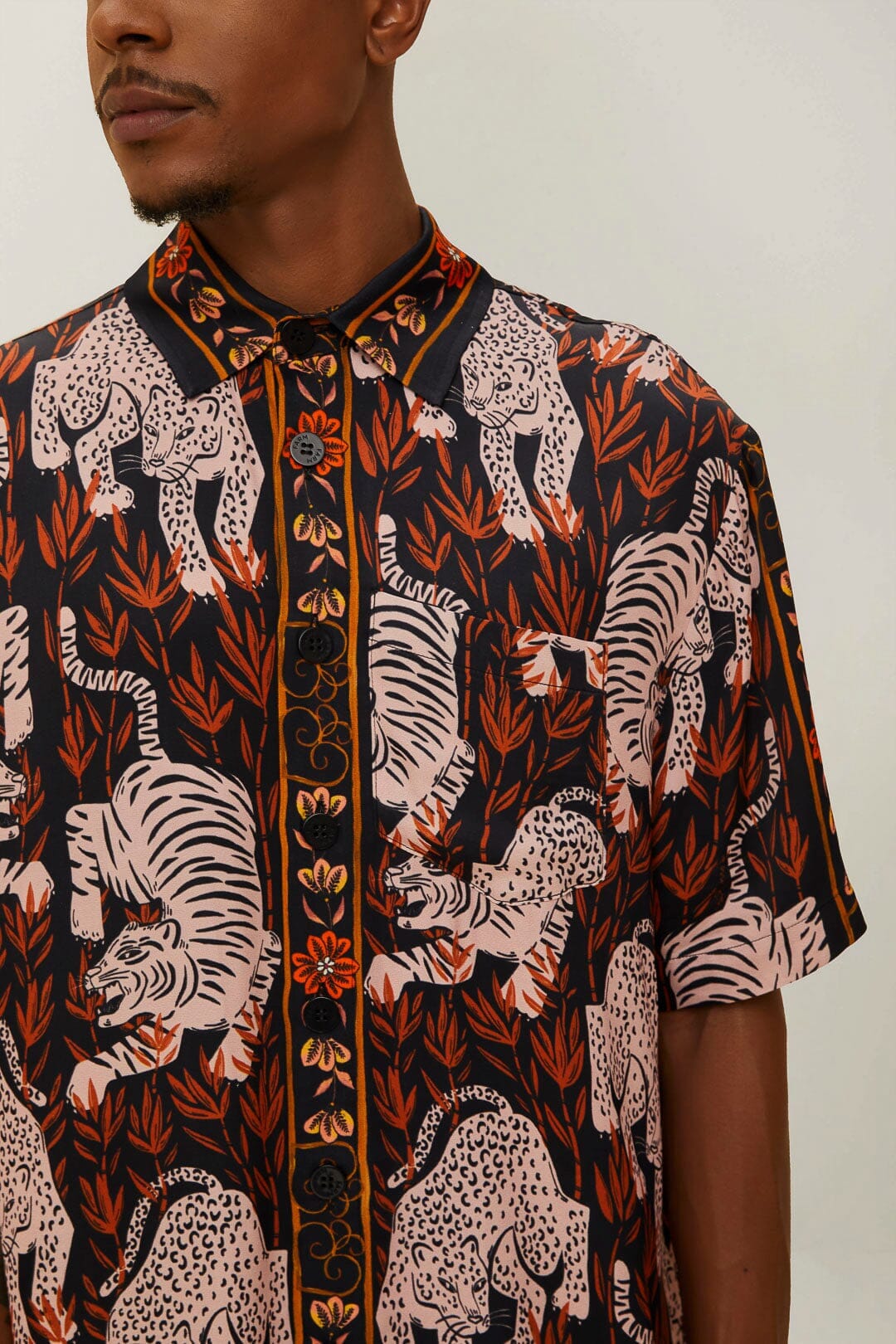 Chemise en viscose LENZING™ ECOVERO™ marron à rayures jungle