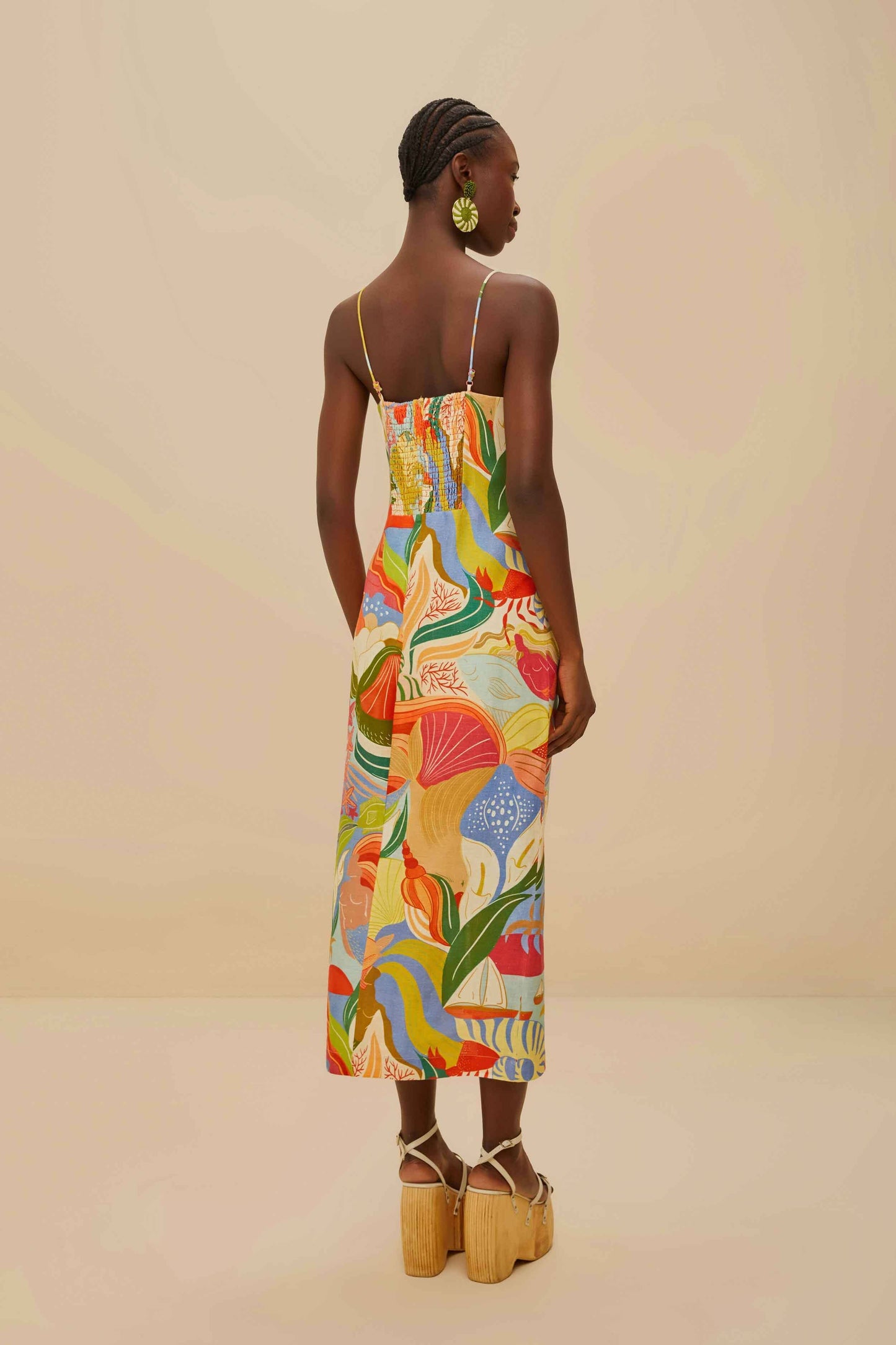 ROBE MIDI À BONNETS TORSADÉS MULTICOLORE AVEC VUE SUR L'OCÉAN