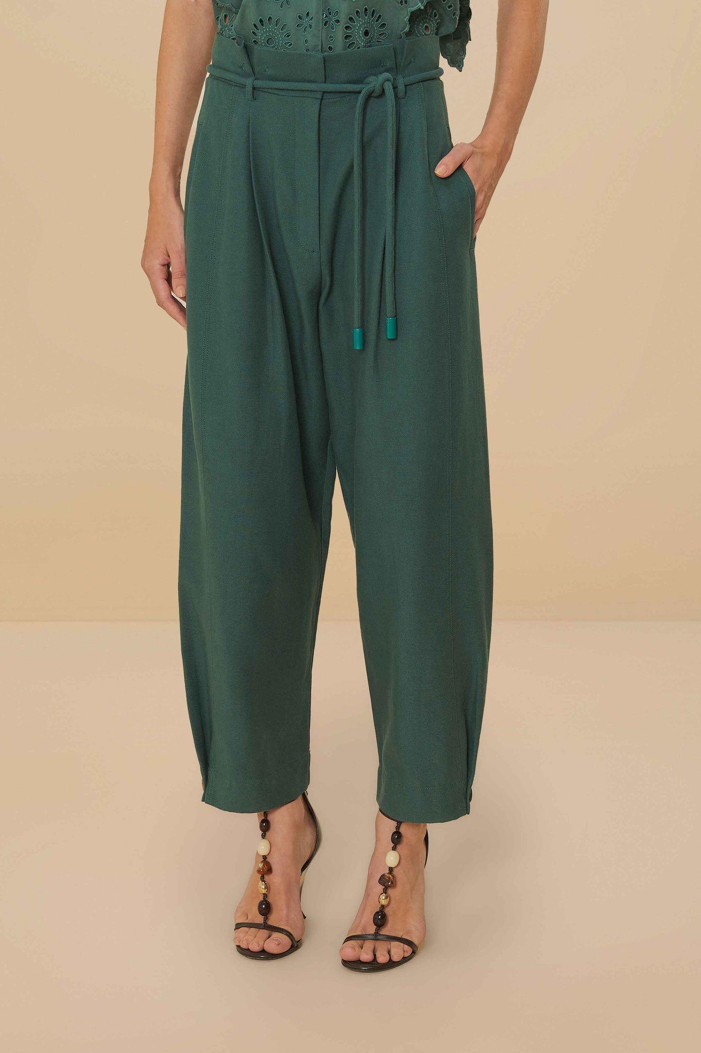 PANTALON CLOCHARD SURPIQUÉ VERT FONCÉ
