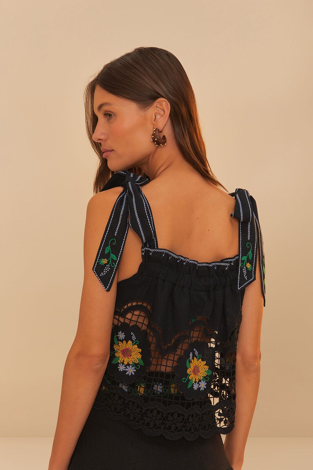 Black Daisy Embroidery LENZING™ ECOVERO™ Euroflax™ Blouse