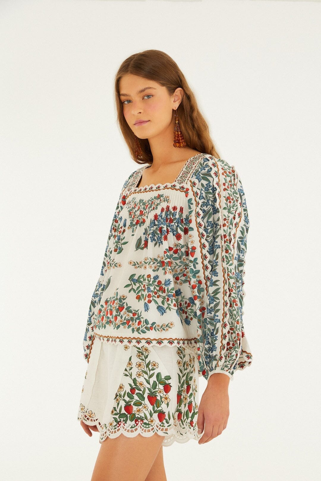 Off-White Fruit Beauty Schal, Langarmbluse aus Bio-Baumwolle