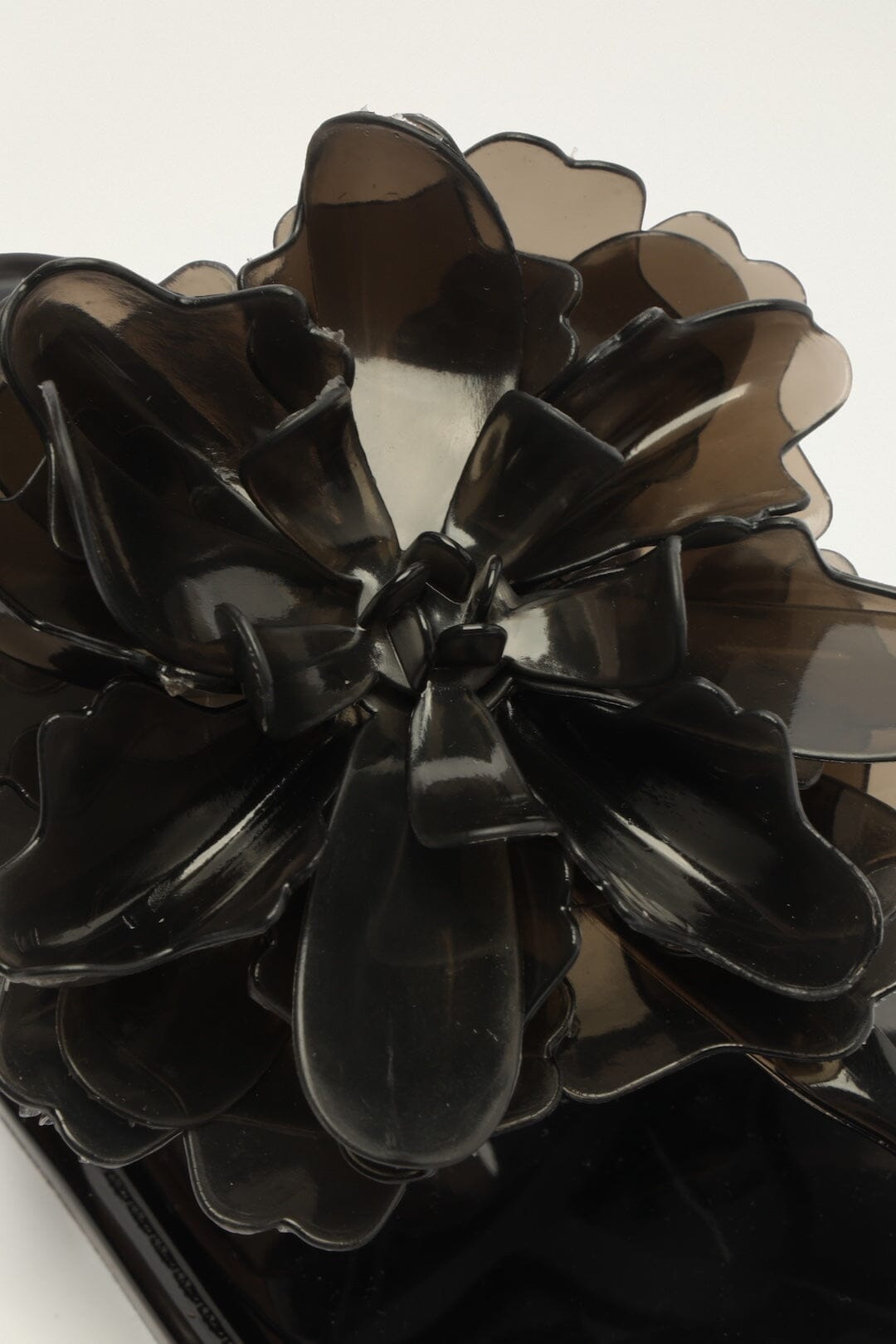 Sandales plates Fleur de Gélatine Noire