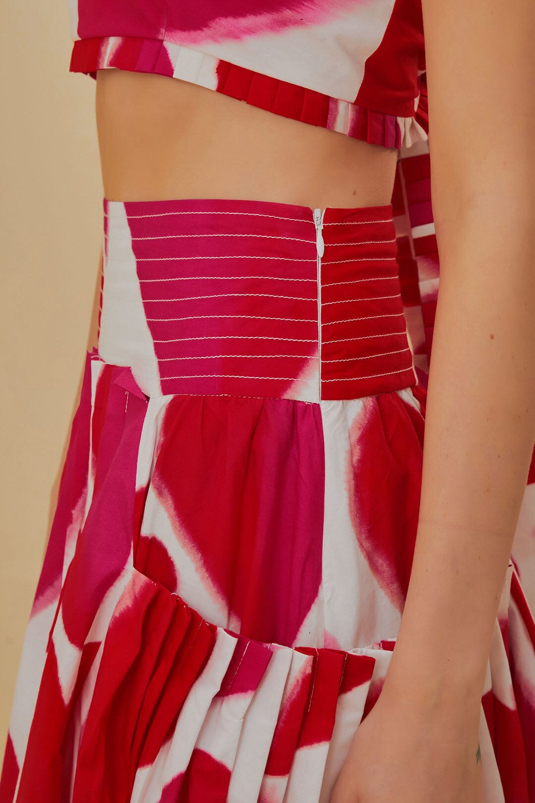 Jupe midi blanc cassé à cœurs peints