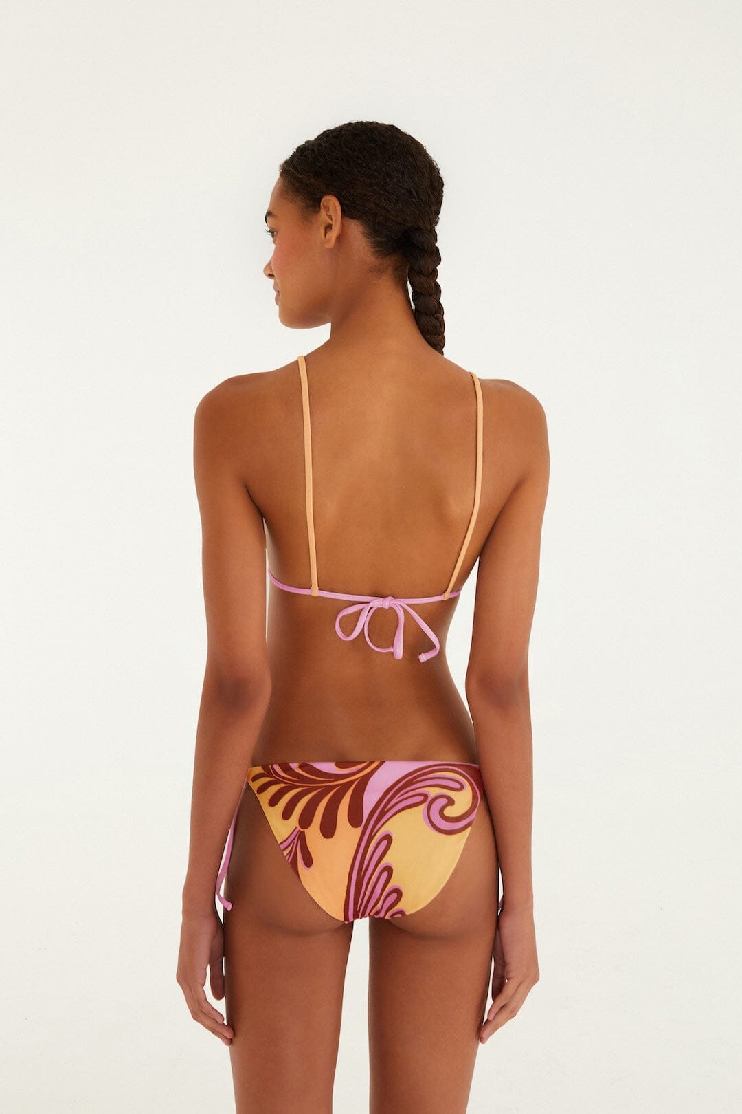 Haut de bikini triangle jaune pâle à motifs arabesques