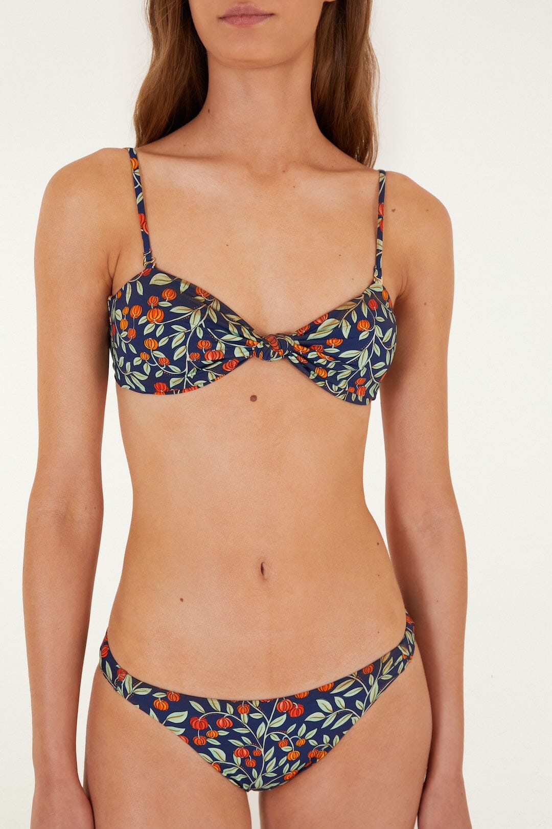 Dunkelblaues Basic-Bikinihöschen mit Früchtemotiven