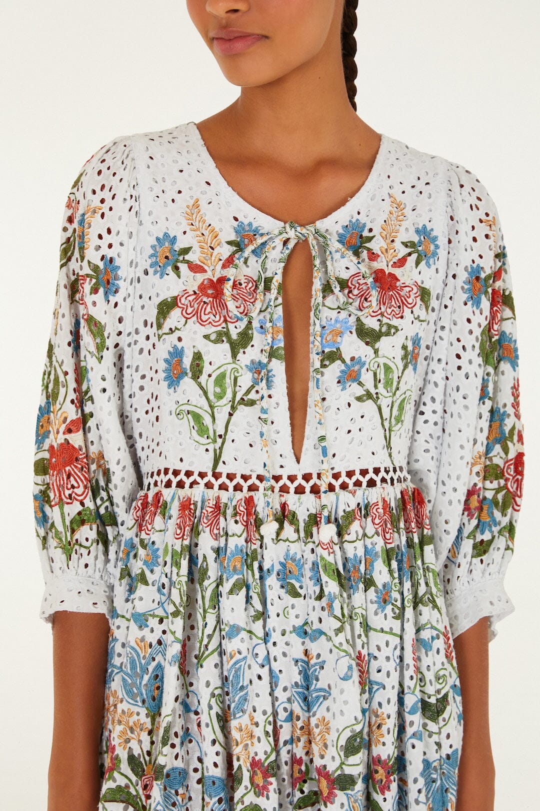 Robe courte de jardin écrue à coutures apparentes