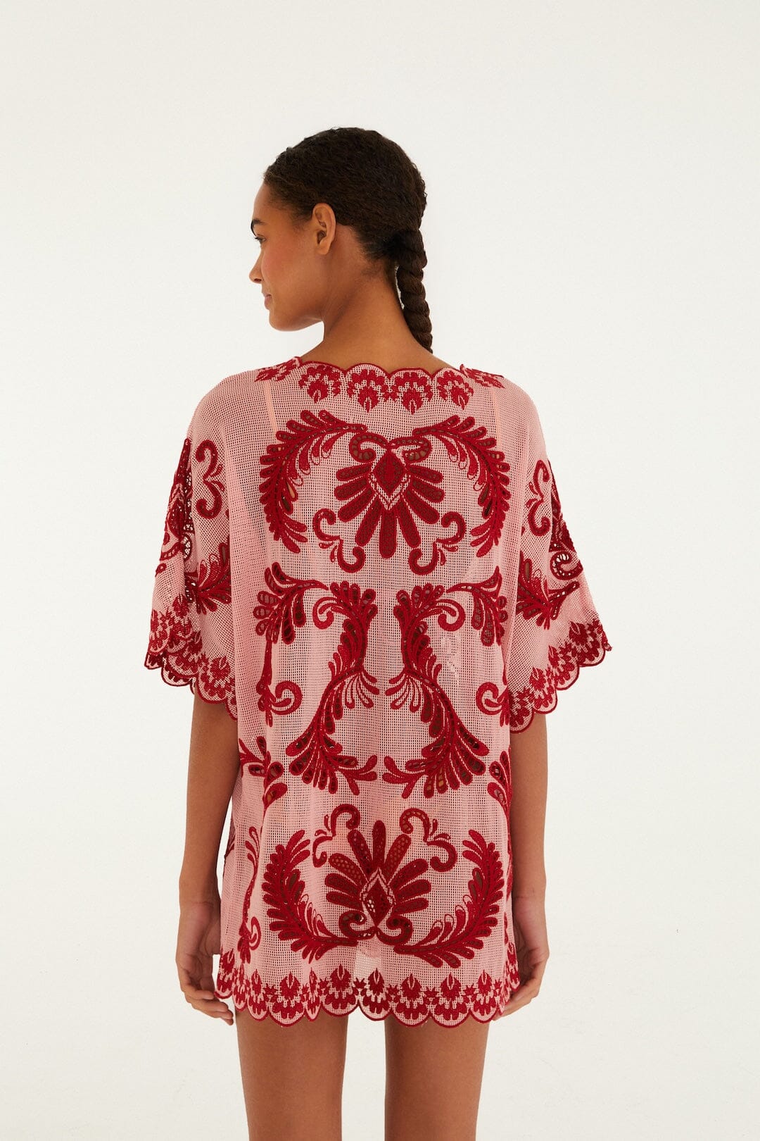 Robe rose clair à motifs arabesques