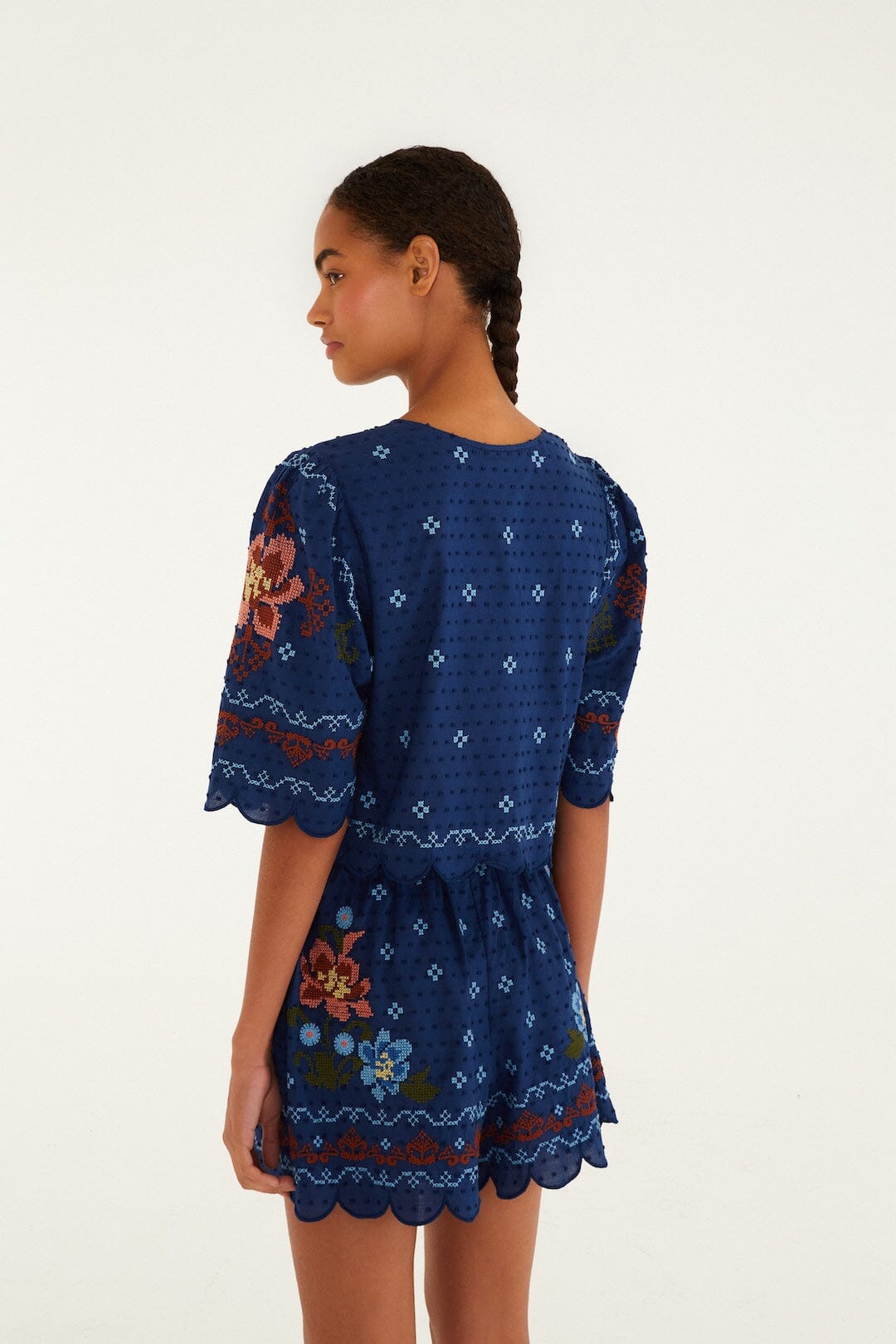 Short de jardin bleu foncé à coutures