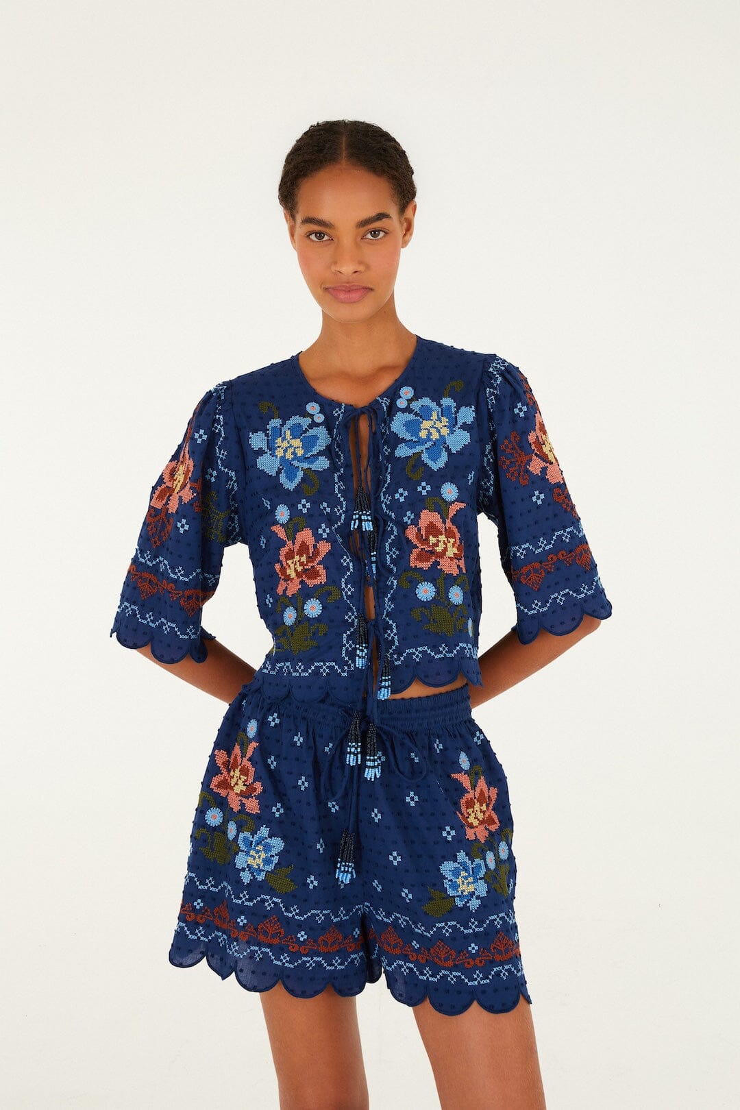 Short de jardin bleu foncé à coutures