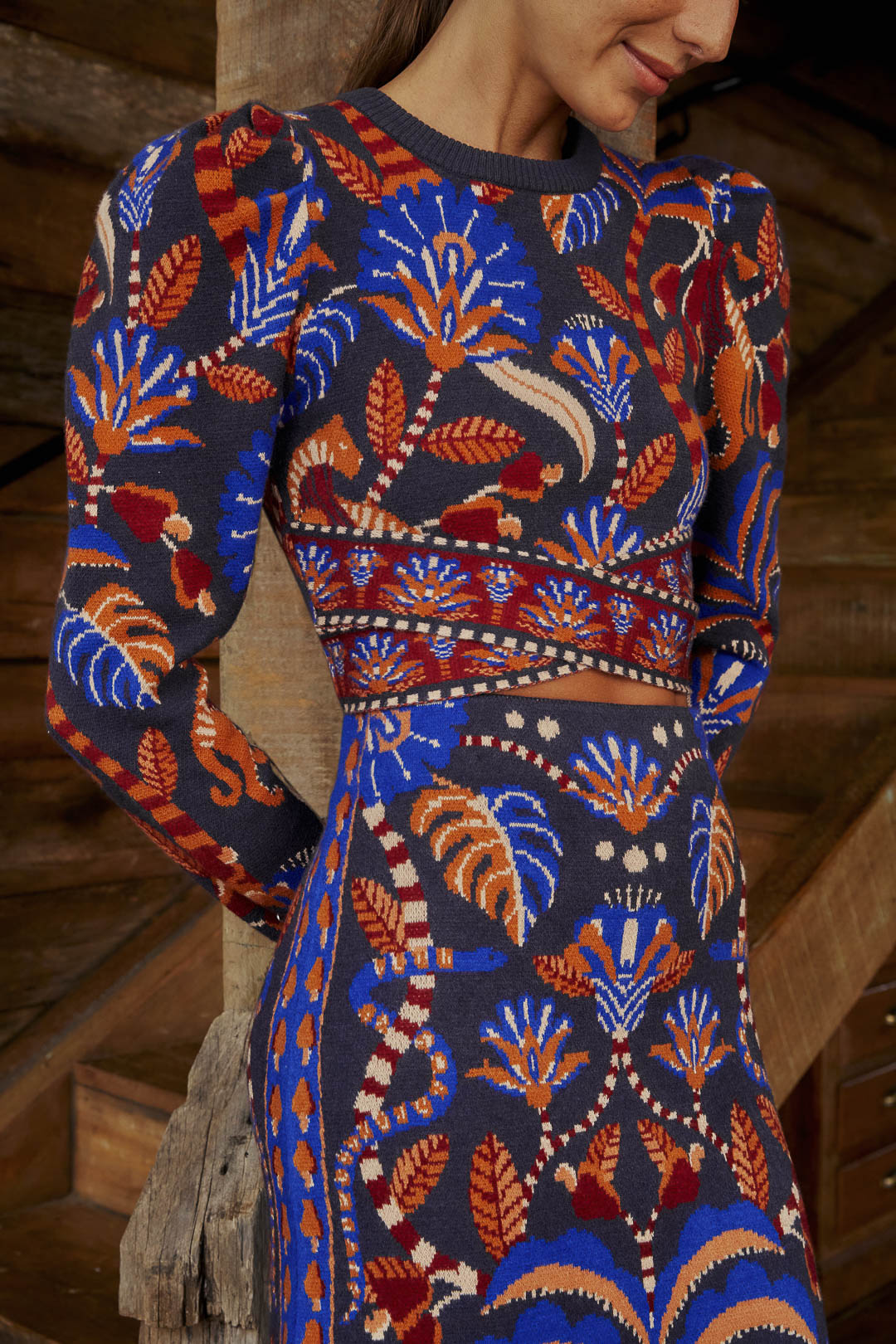 Top court à manches longues en tricot avec écharpe Blue Nature Beauty