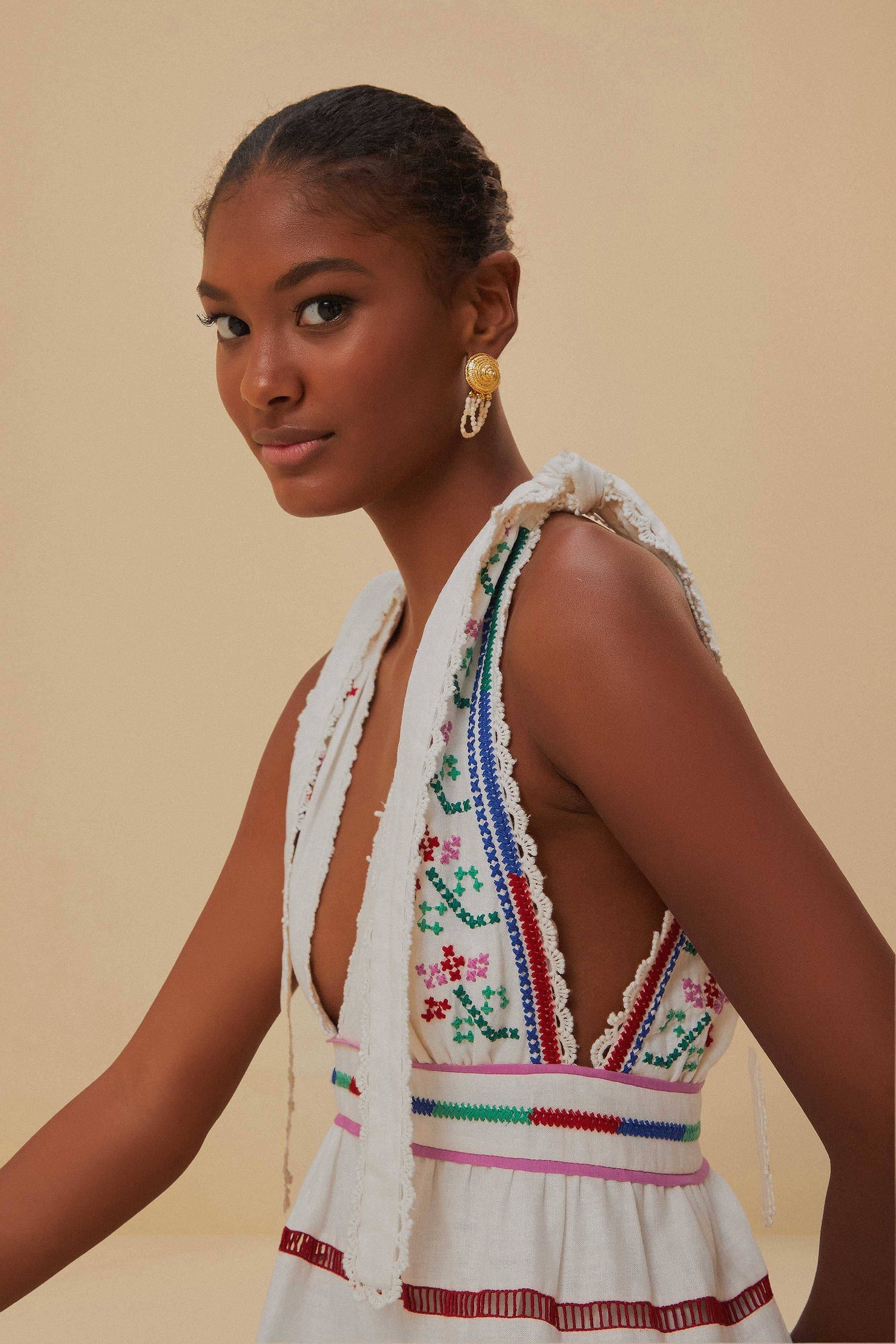 farm rio off white embroidered midi dress Off-White Embroidered Crew Neck Long Sleeve Maxi Dress