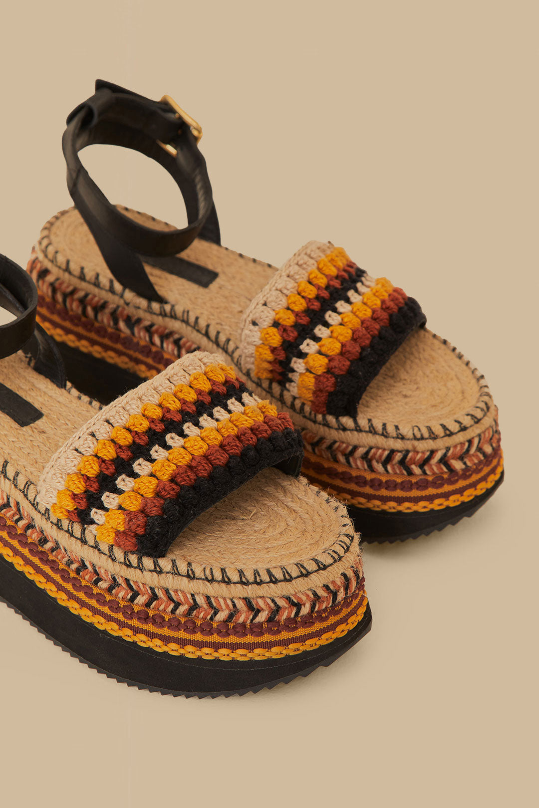 Plateforme espadrille en crochet rouille