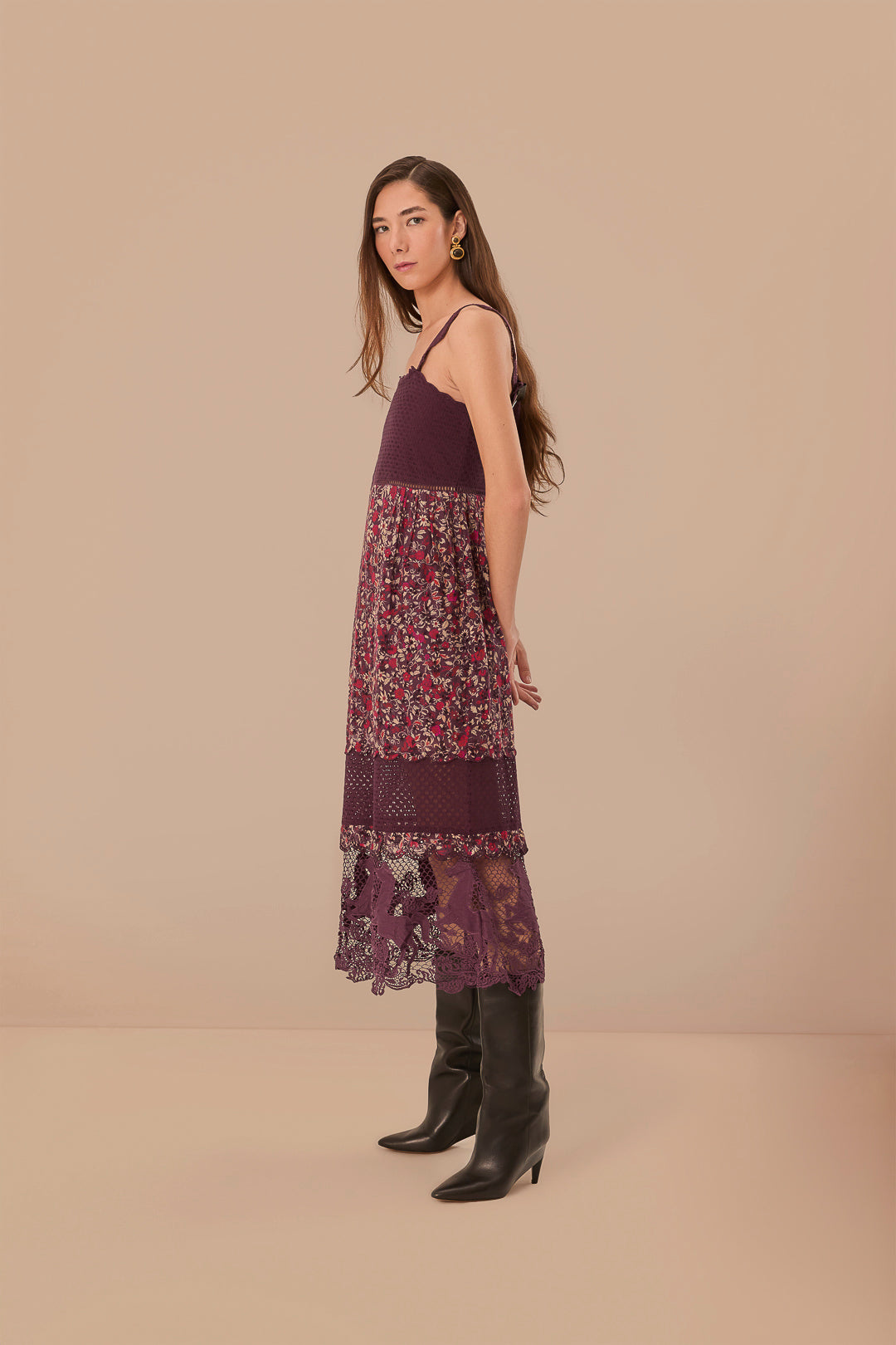 Robe mi-longue en dentelle brodée violette Chelsea Garden