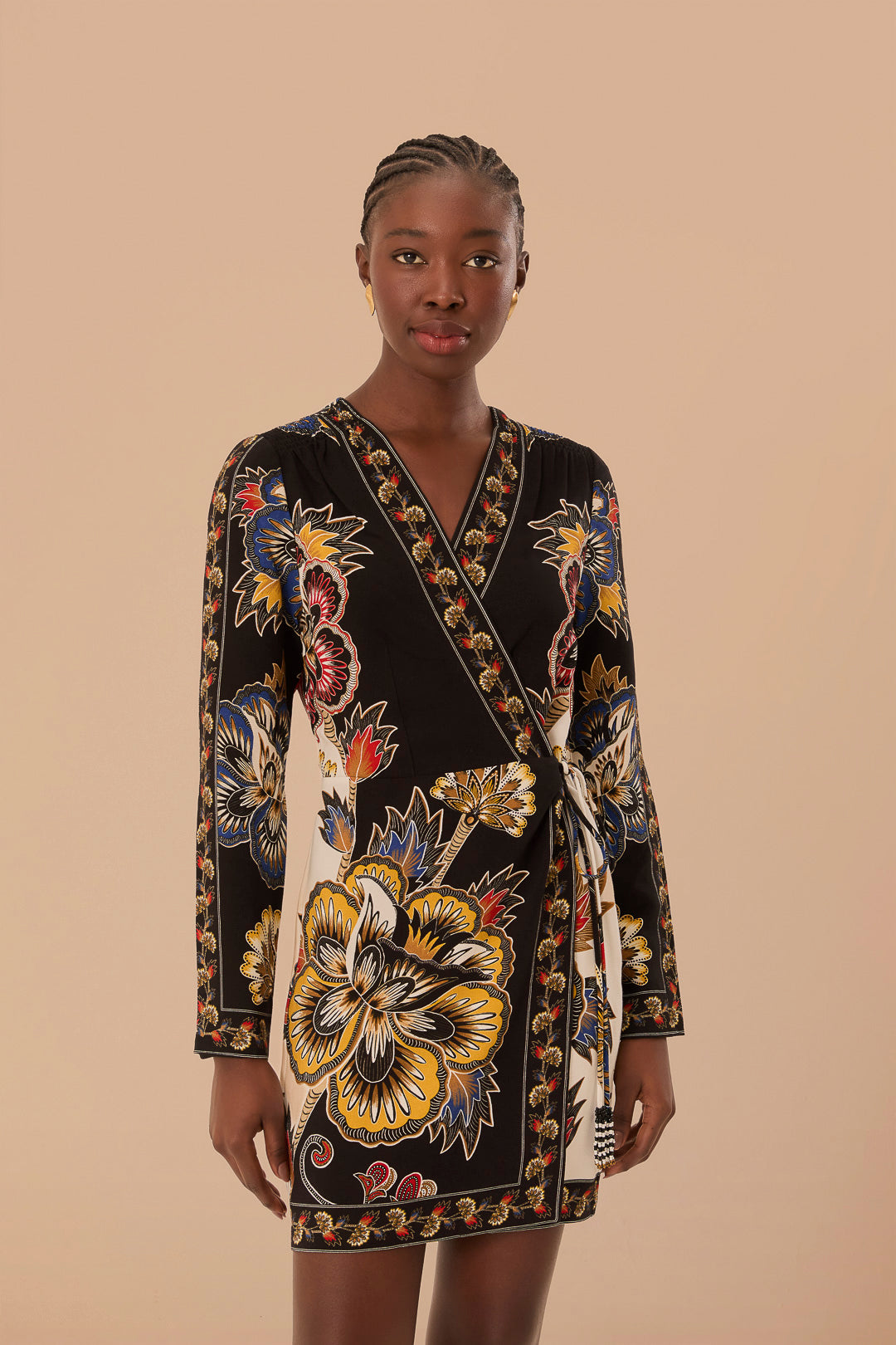 Robe portefeuille courte en viscose LENZING™ ECOVERO™ à imprimé floral noir