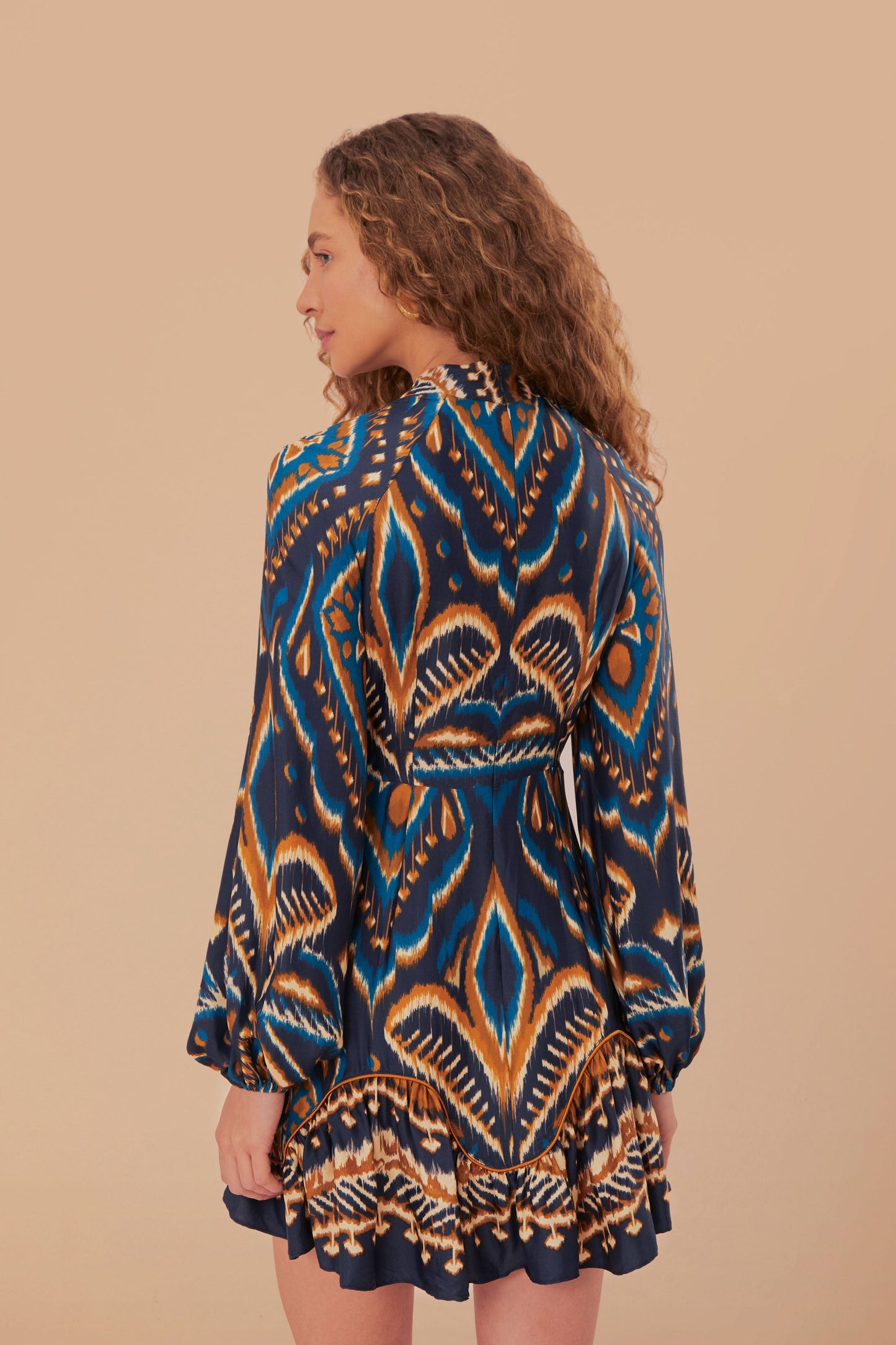 Robe courte en viscose LENZING™ ECOVERO™ Ikat bleu ananas