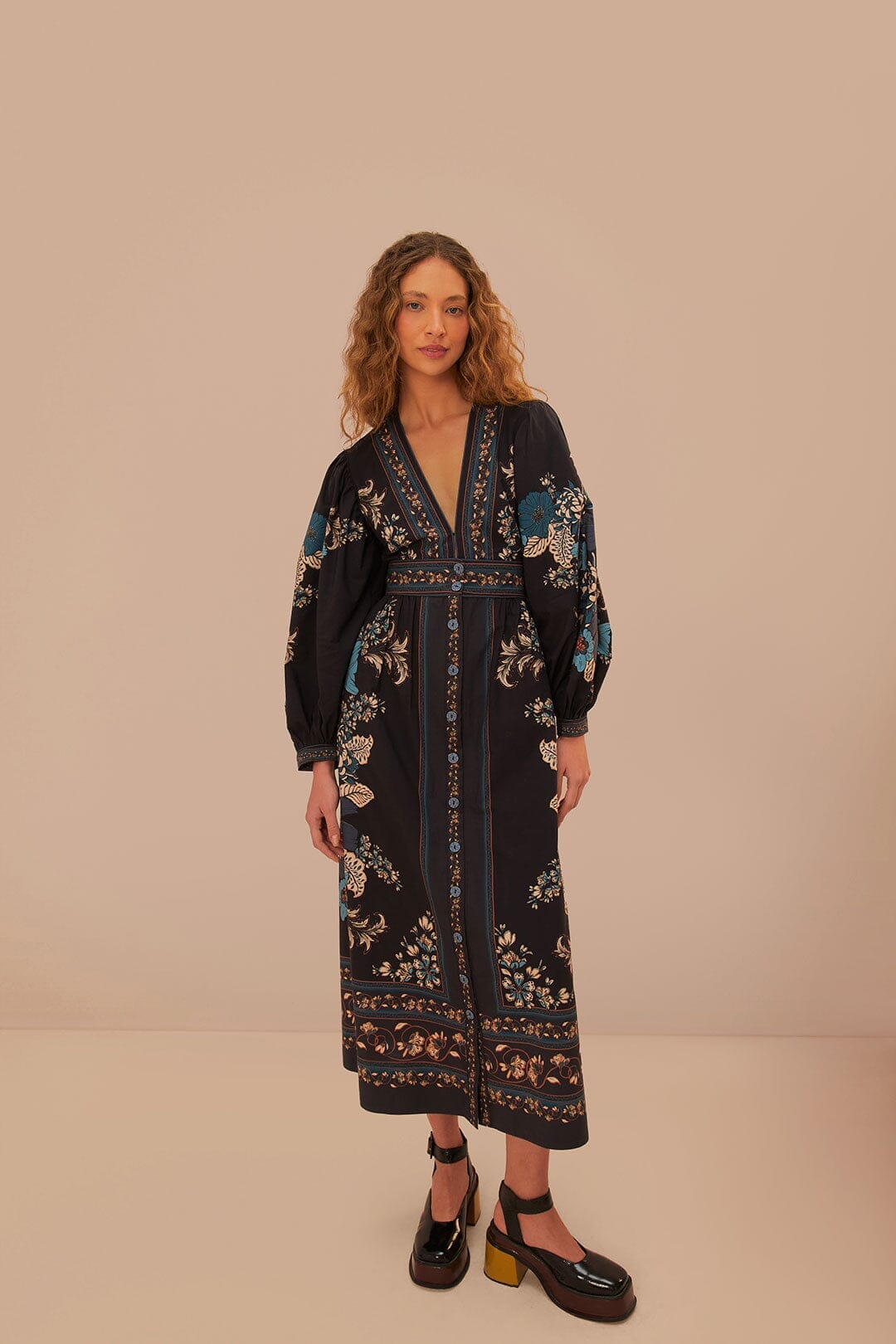 farm rio flower tapestry midi dress FARM Rio Emily Floral Tapestry Midi Dress | Emily Floral Tapestry | Size M