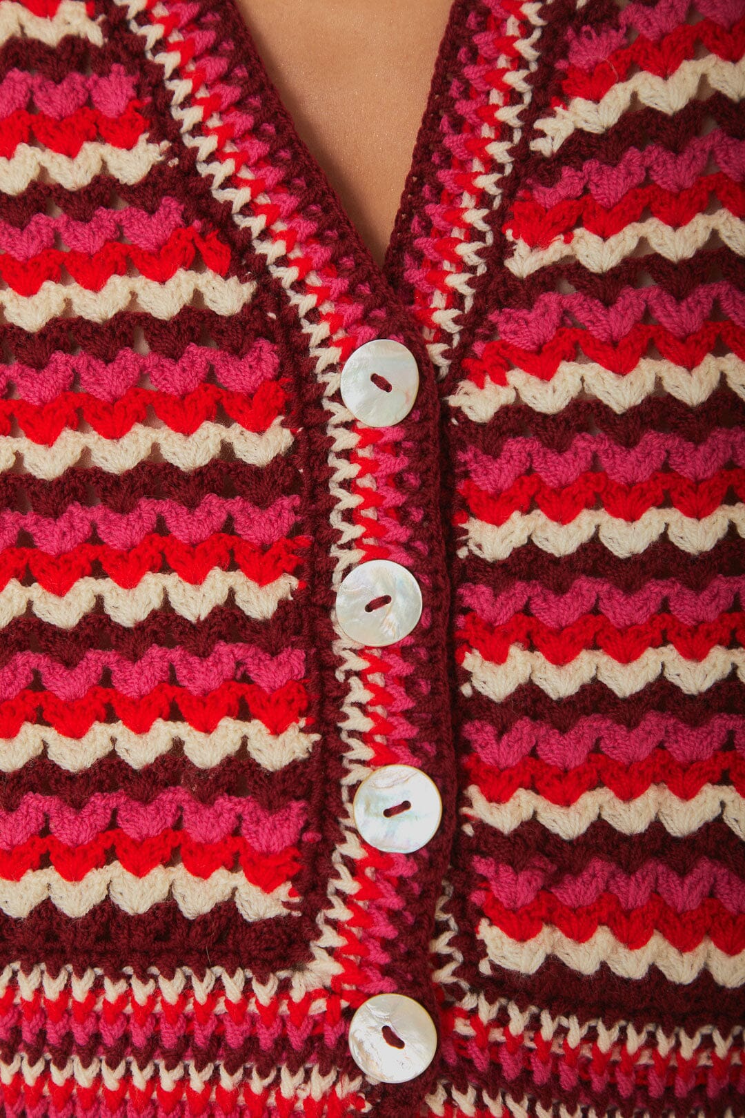 Cardigan au crochet à rayures colorées