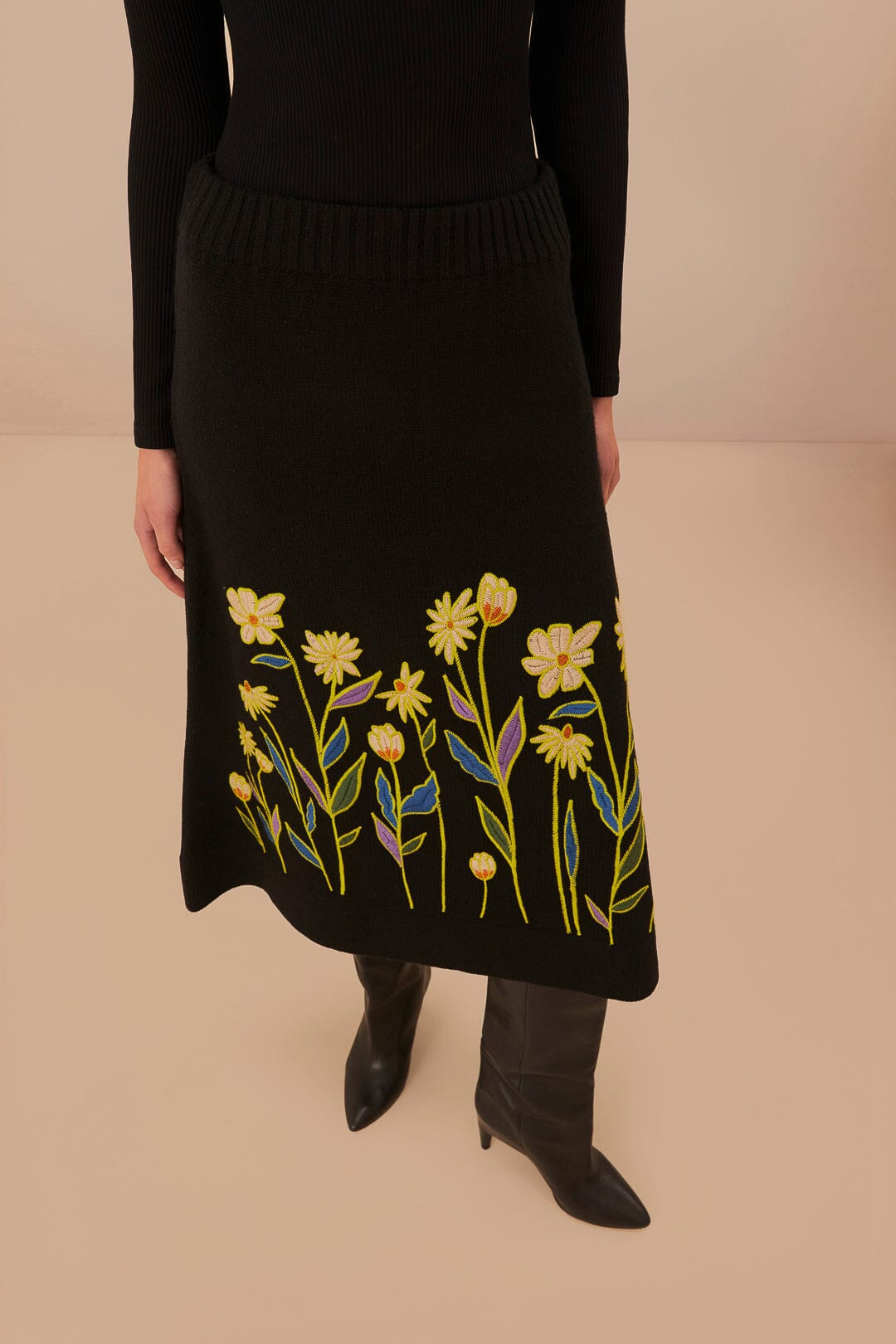 Jupe en tricot brodée Black Farm Rio Flowers