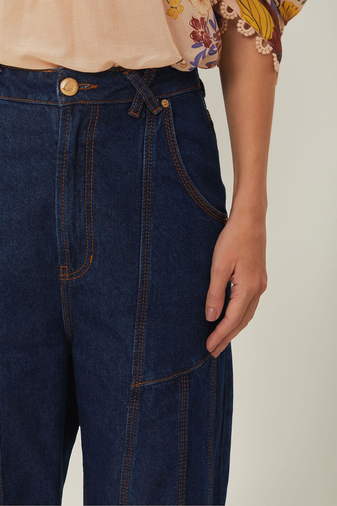 Pantalon taille haute en denim foncé