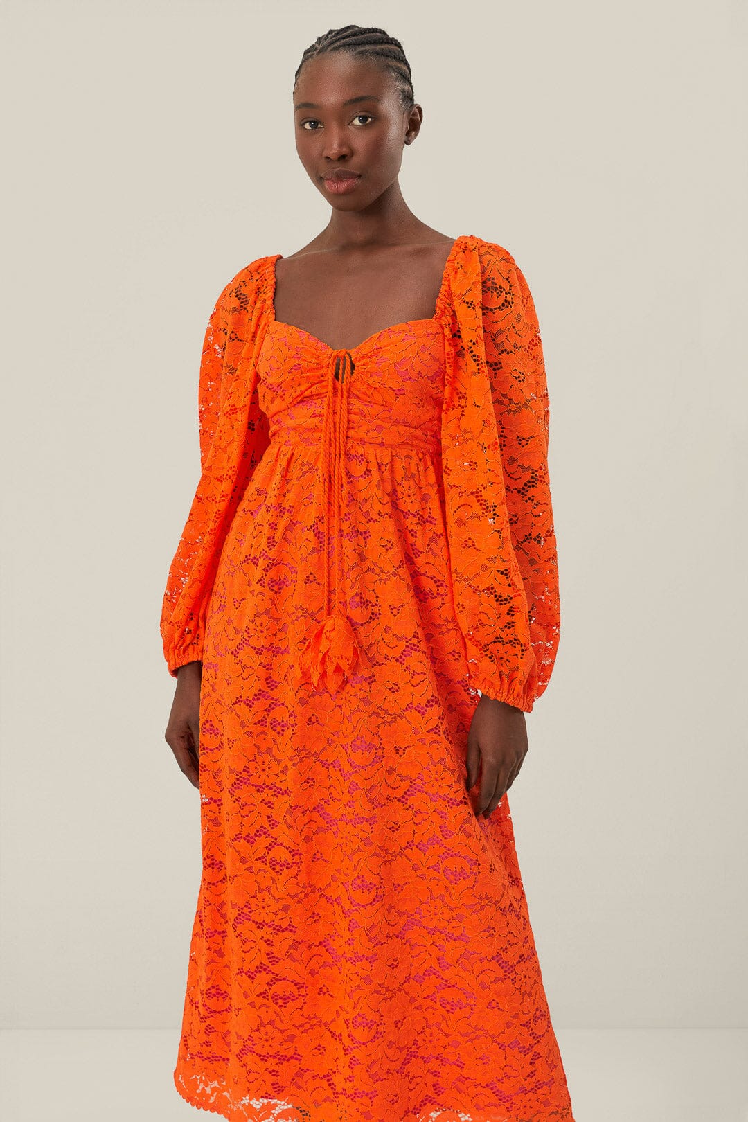 Robe mi-longue à manches longues en dentelle orange