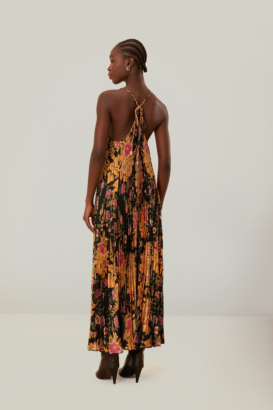 farm rio arabesque floral midi dress Black Arabesque Floral Pleated Midi Dress FARM Rio