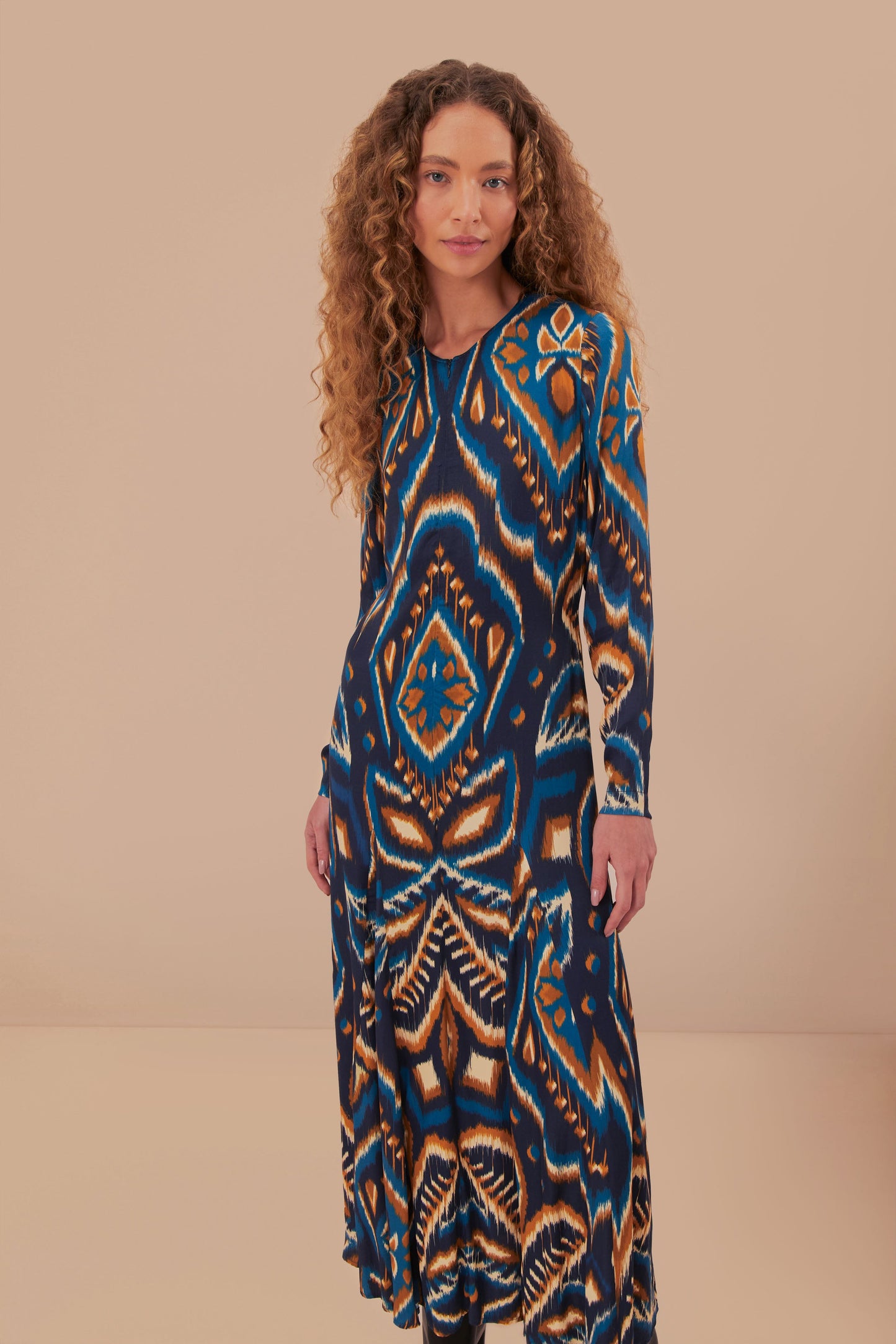 Robe longue en viscose LENZING™ ECOVERO™ Ikat bleu ananas