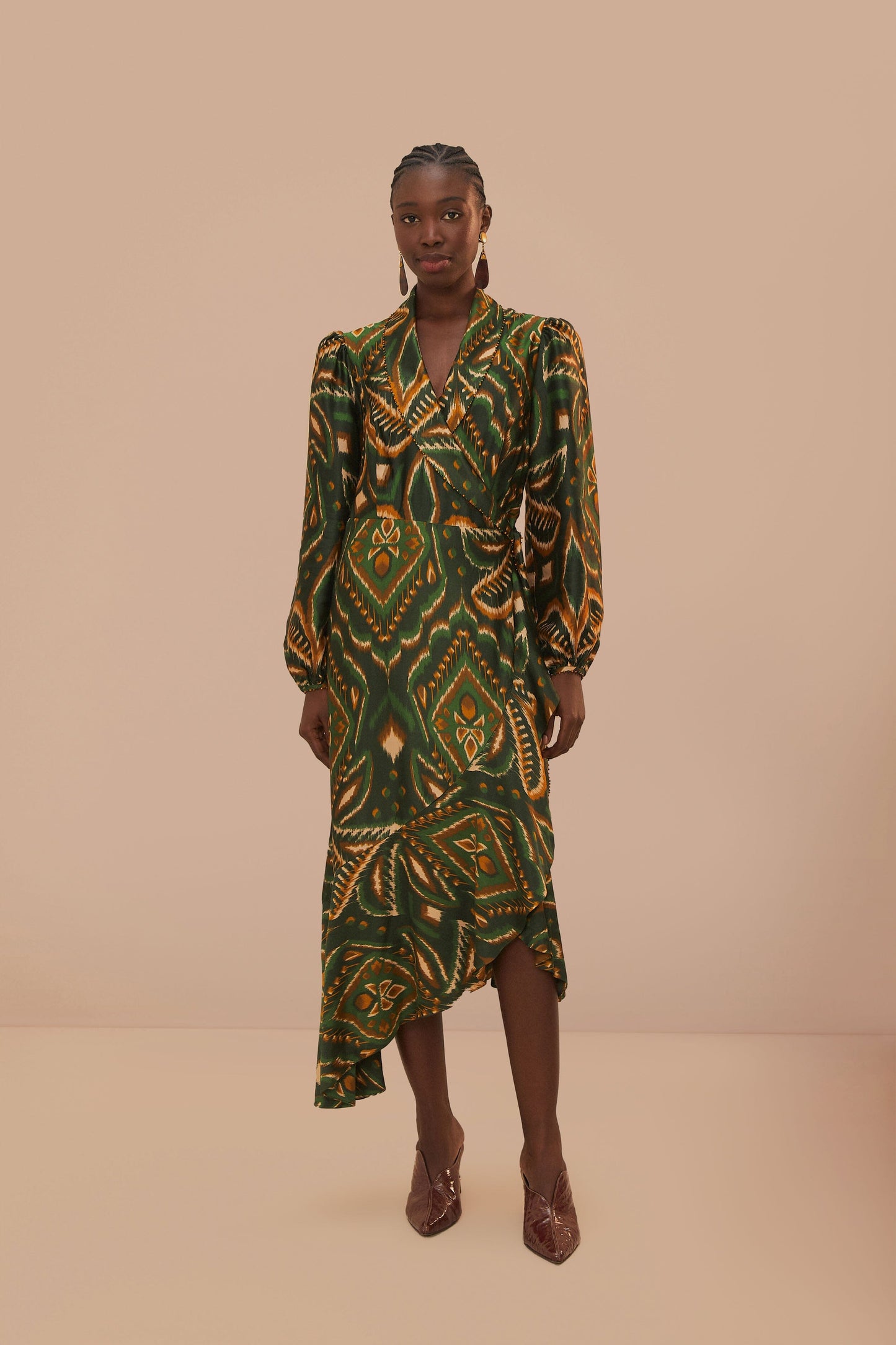 Robe mi-longue à manches longues en ikat avec motif ananas vert