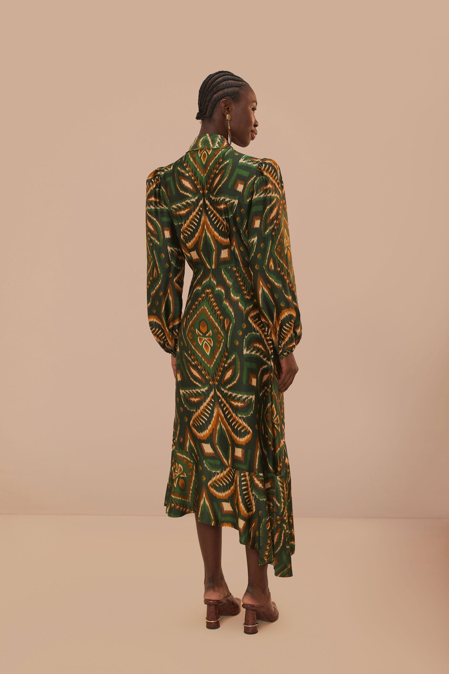 Robe mi-longue à manches longues en ikat avec motif ananas vert