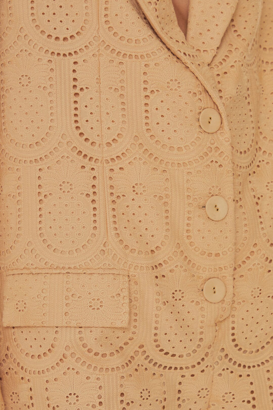 Barboteuse ajustée à œillets en coton sable