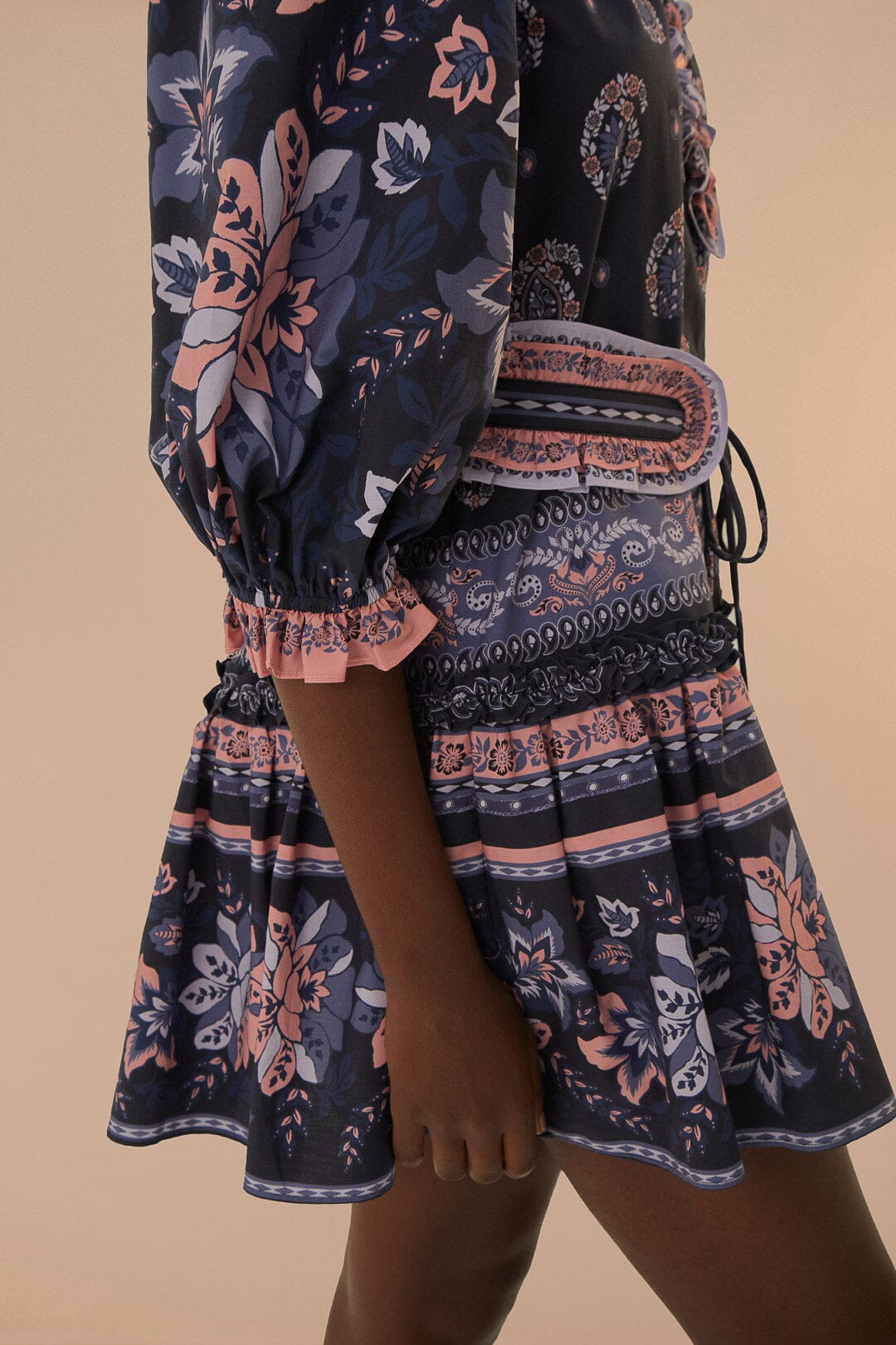 Robe courte à manches courtes bleue Ayla