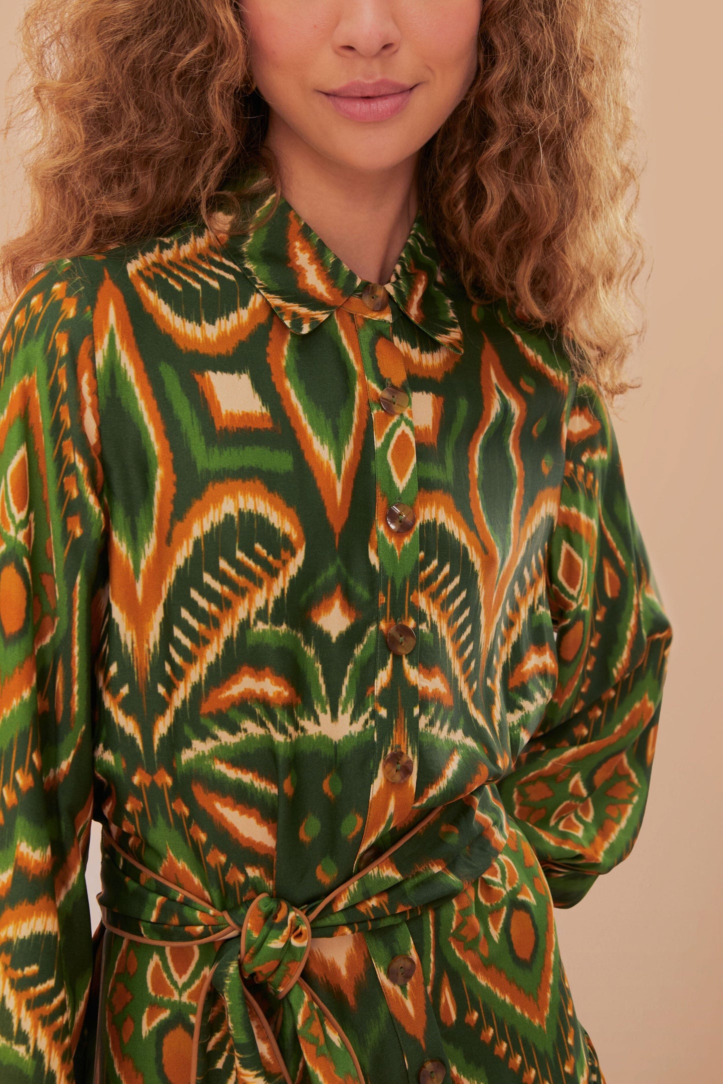 Mini-robe en viscose LENZING™ ECOVERO™ ananas vert ikat