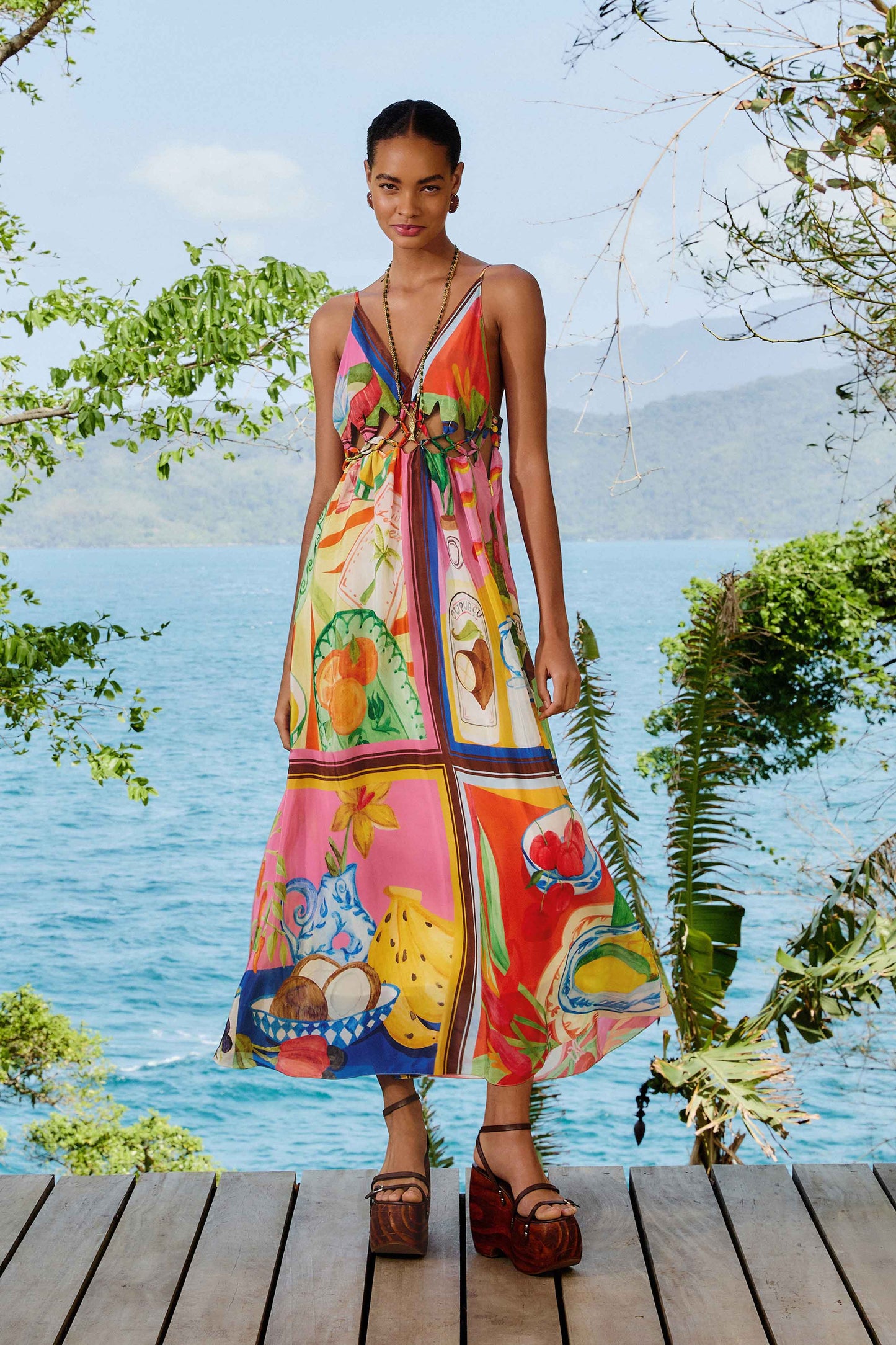 ROBE LONGUE À EMPIÈCEMENT EN MACRAMÉ MULTICOLORE POUR PIQUE-NIQUE D'ÉTÉ