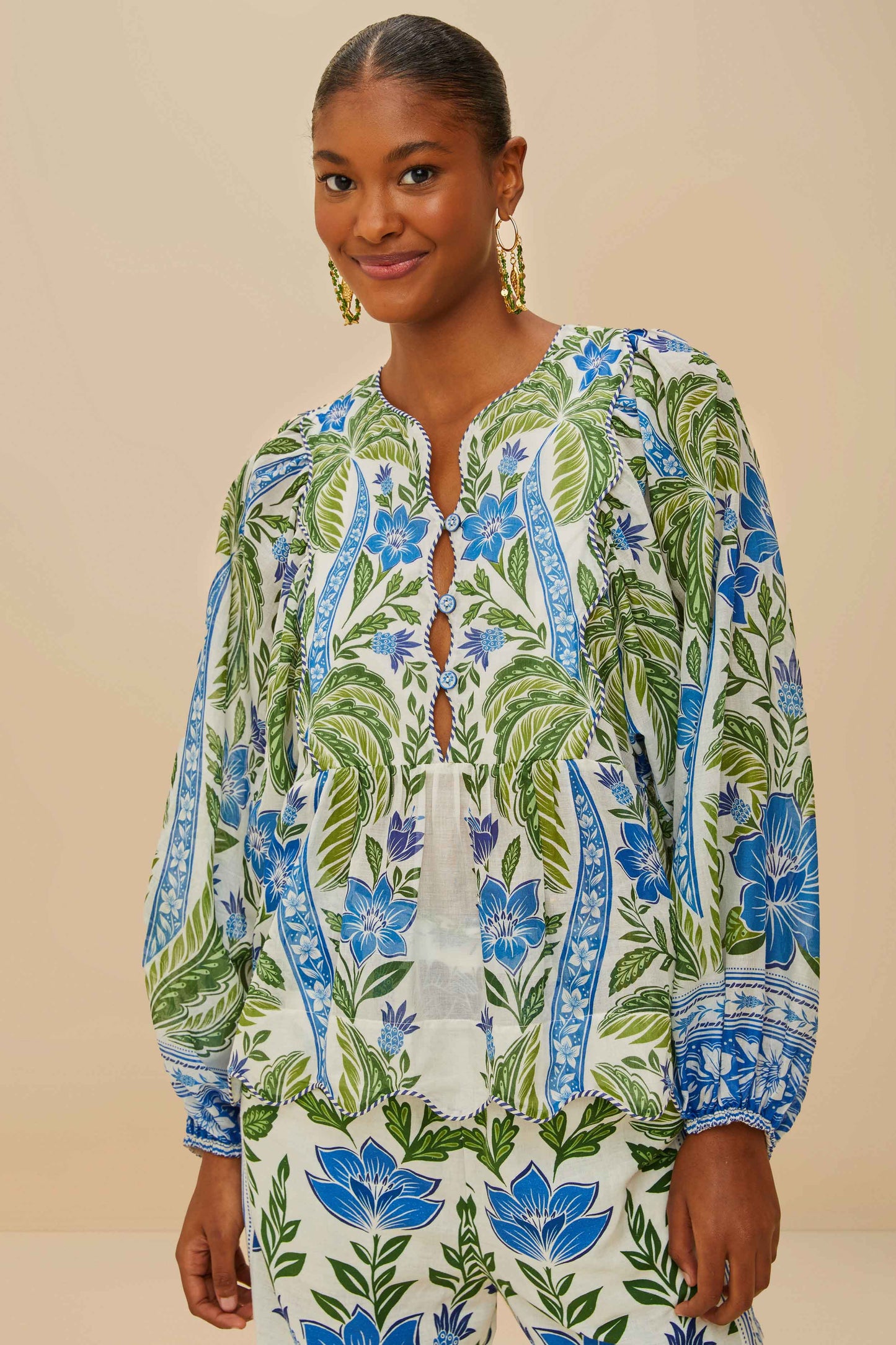 BLOUSE À EMPIÈCEMENT ONDULÉ TROPICANCE BLANC CASSÉ