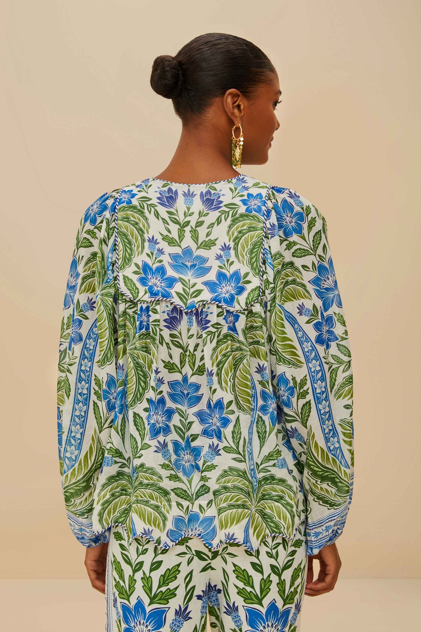 BLOUSE À EMPIÈCEMENT ONDULÉ TROPICANCE BLANC CASSÉ