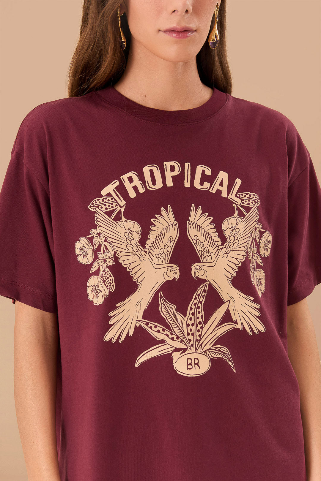 T-shirt décontracté en coton biologique tropical bordeaux