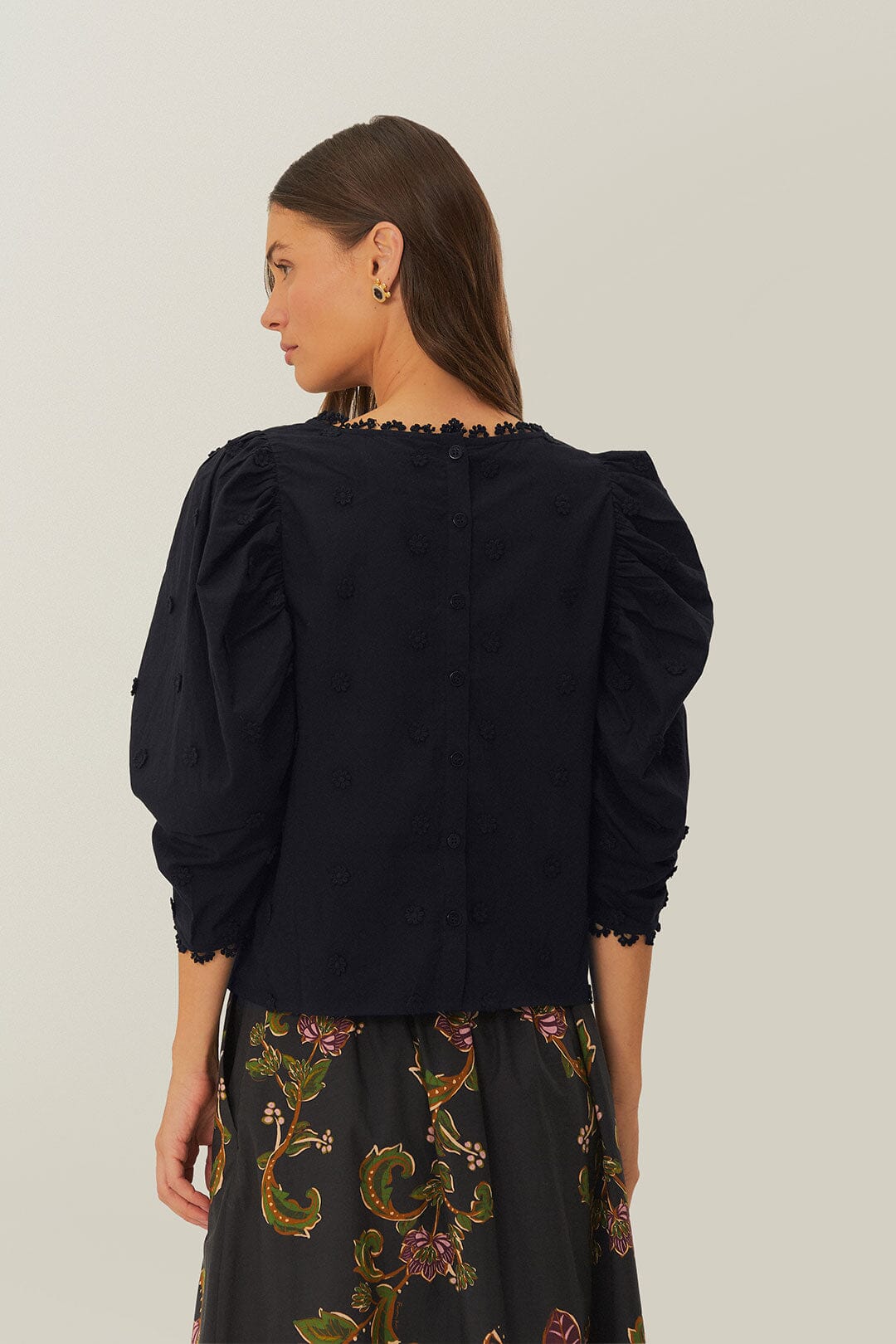 BLOUSE NOIRE À FLEURS 3D