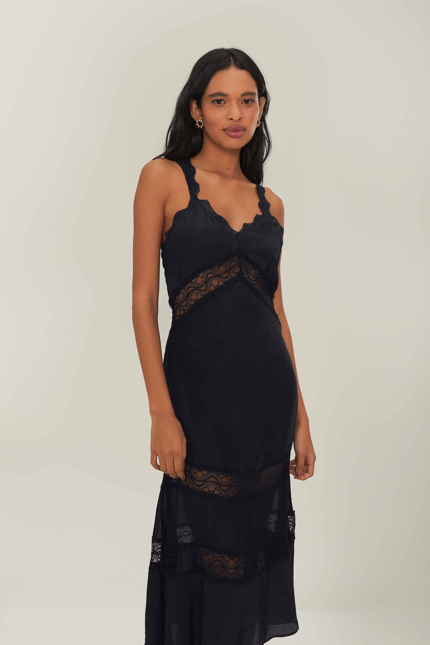 Robe longue noire sans manches