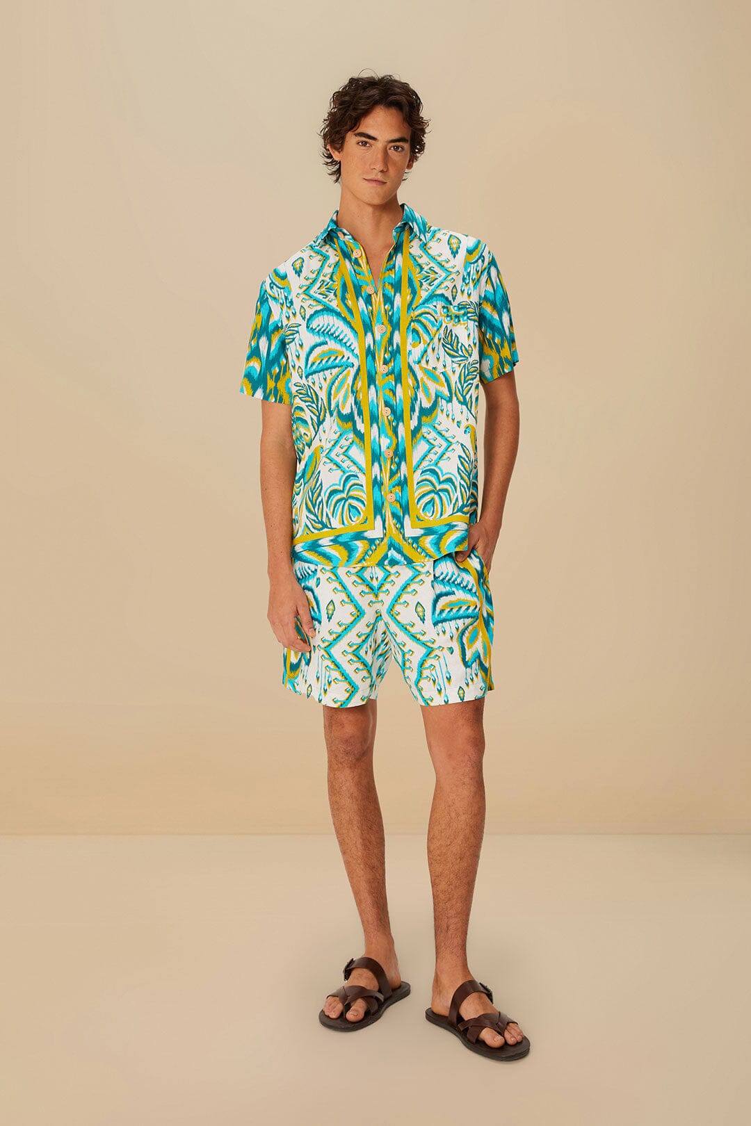 Sand Tropical Tapestry LENZING™ ECOVERO™ Euroflax™ Shorts