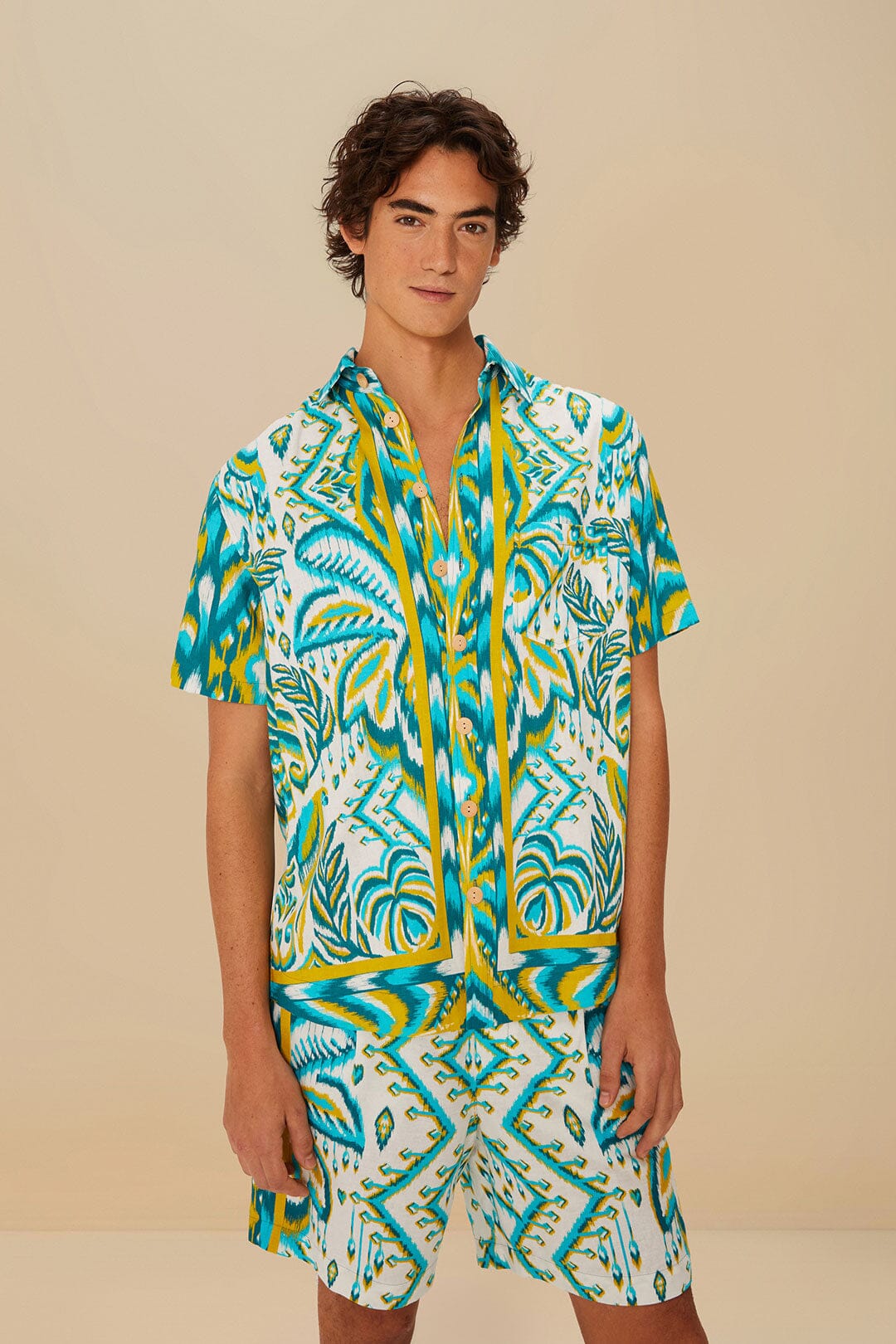 Sand Tropical Tapestry LENZING™ ECOVERO™ Euroflax™ Shorts