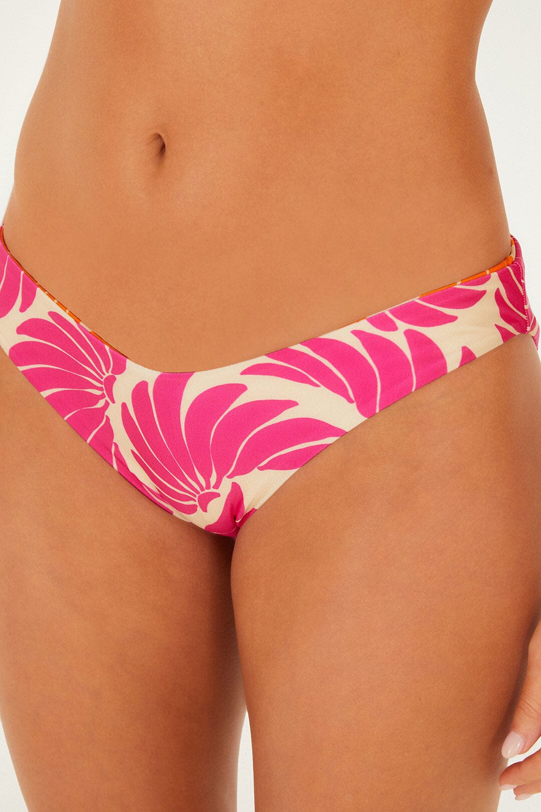 Bas de bikini taille basse échancré à ailes de banane