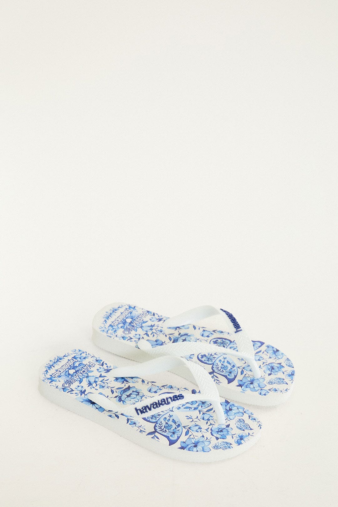 Havaianas de jardin en porcelaine