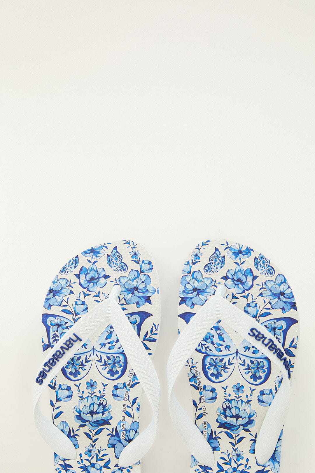 Havaianas de jardin en porcelaine